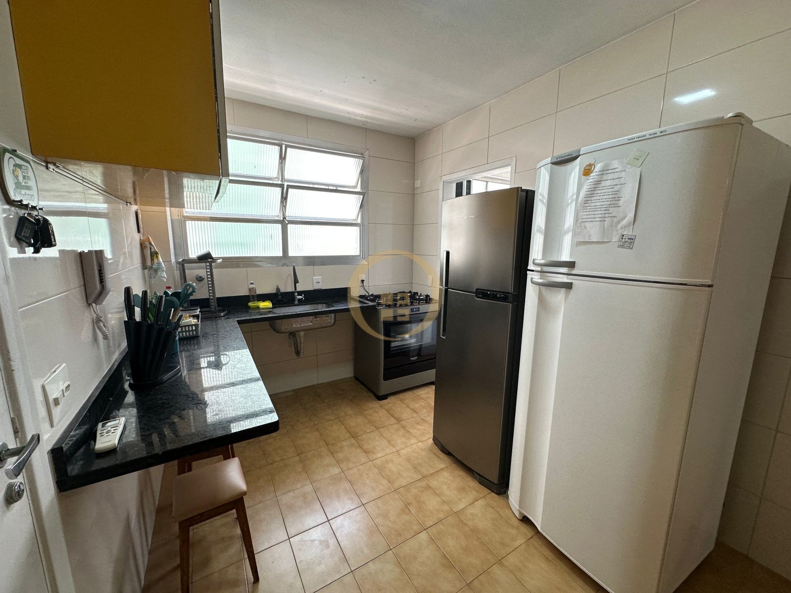 Apartamento na Praia das Pitangueiras, Guarujá - SP