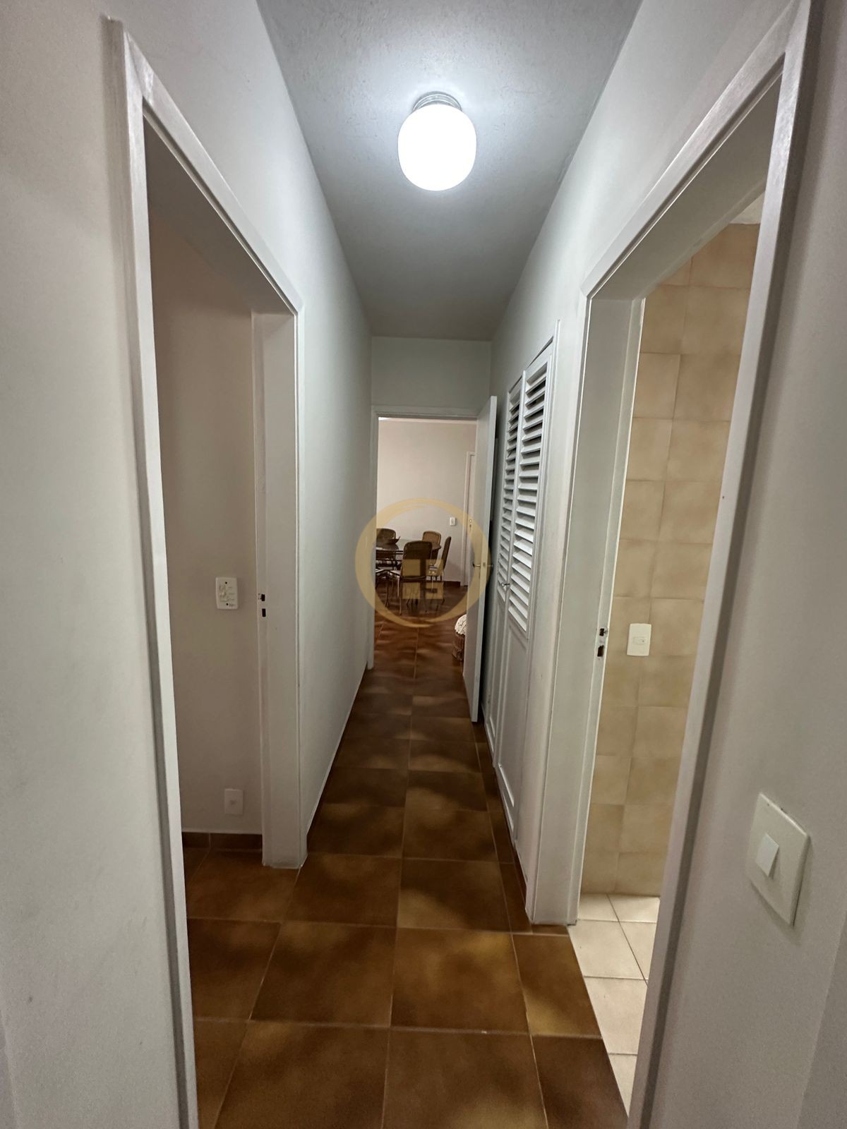 Apartamento na Praia das Pitangueiras, Guarujá - SP