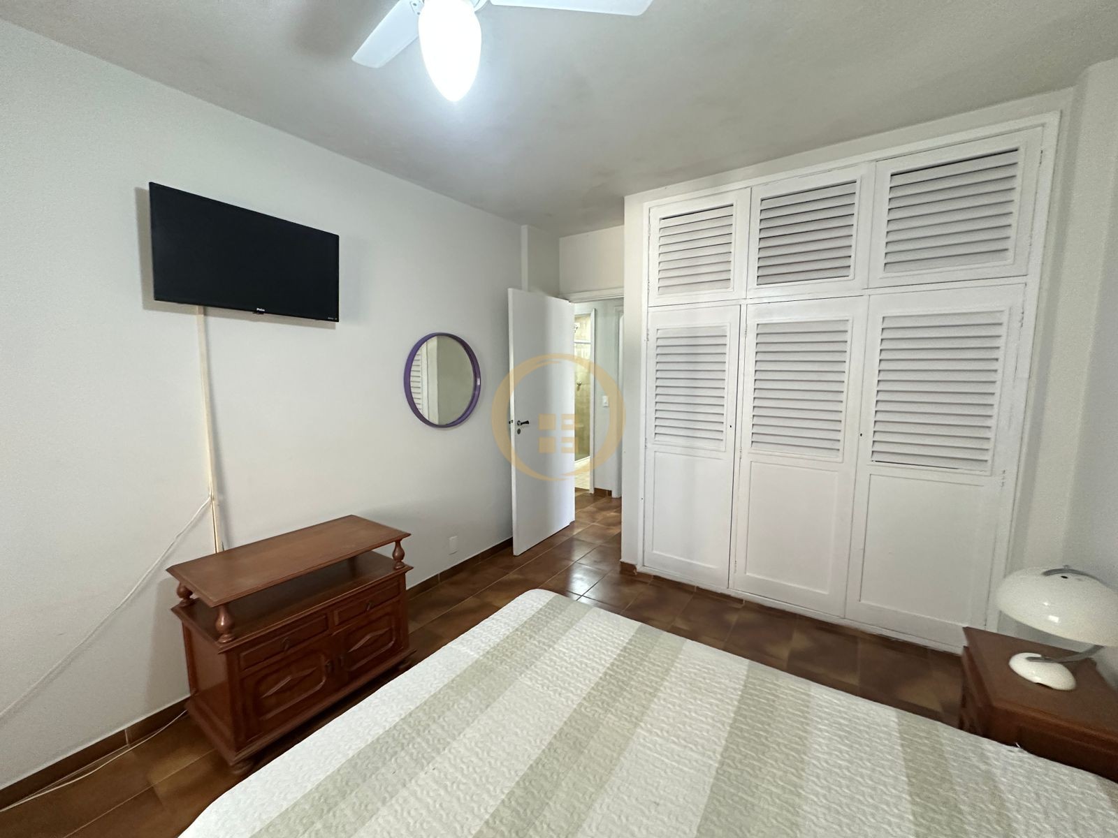 Apartamento na Praia das Pitangueiras, Guarujá - SP