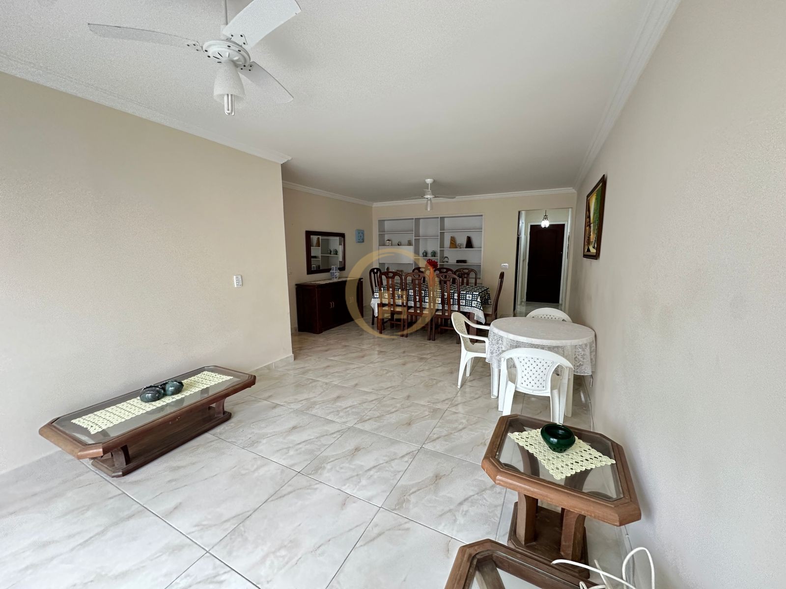 Apartamento na Praia das Pitangueiras, Guarujá - SP