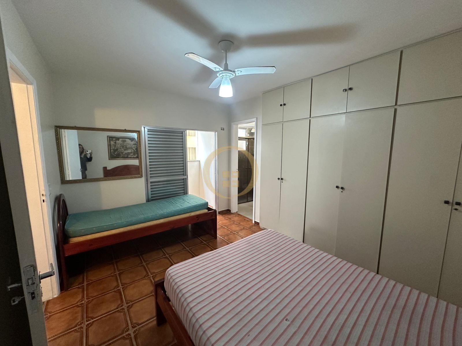 Apartamento na Praia das Pitangueiras, Guarujá - SP