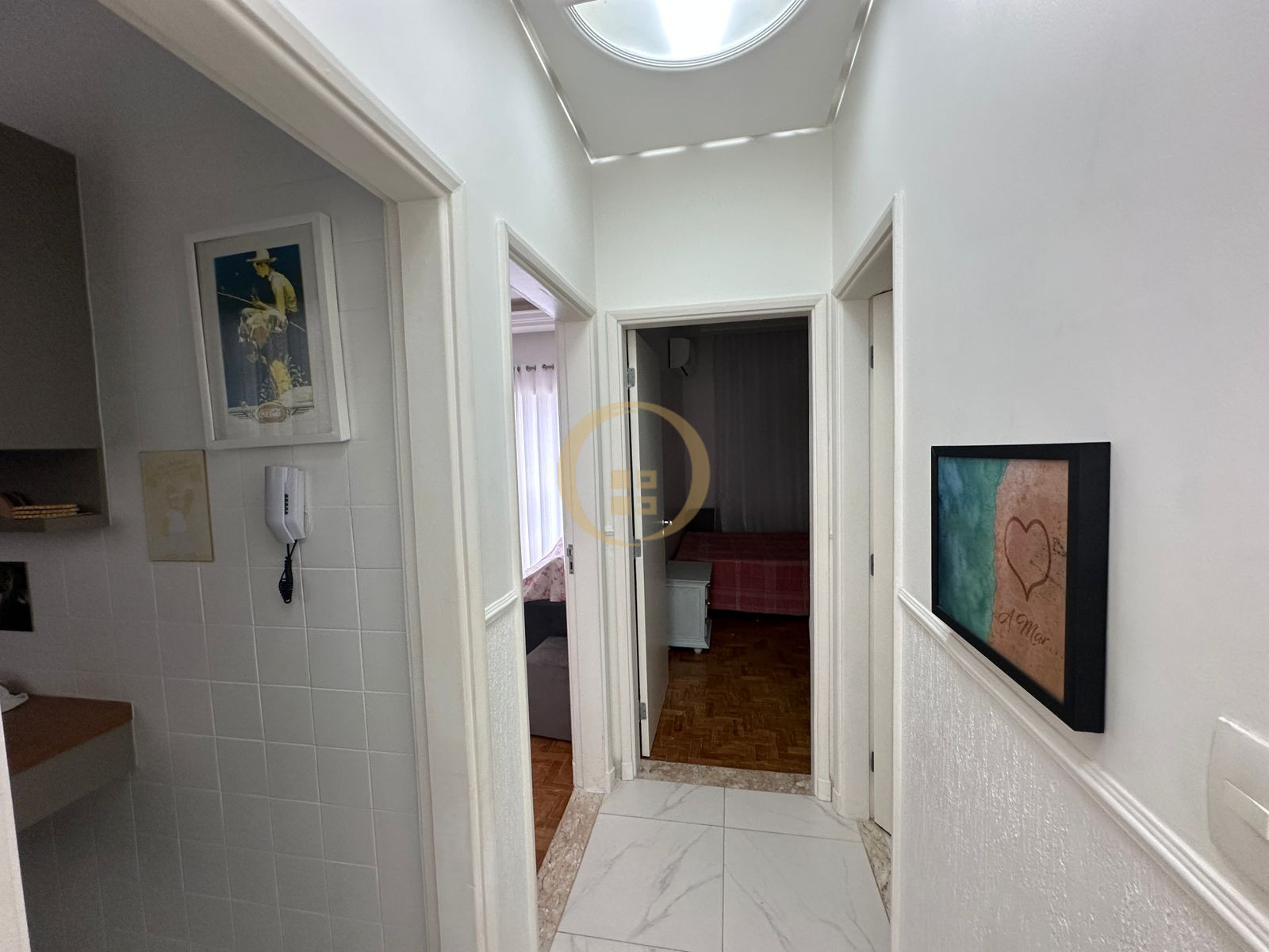 Apartamento na Praia das Pitangueiras, Guarujá - SP