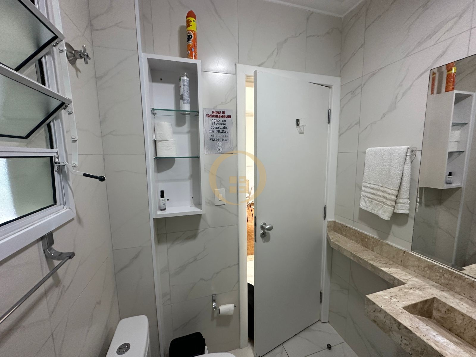 Apartamento na Praia das Pitangueiras, Guarujá - SP