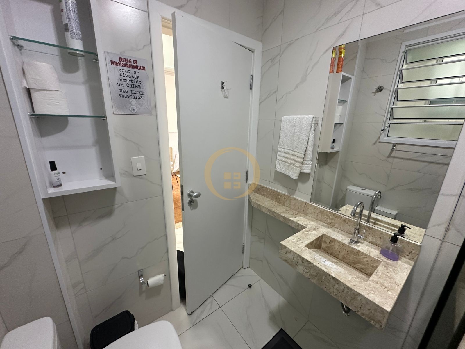 Apartamento na Praia das Pitangueiras, Guarujá - SP