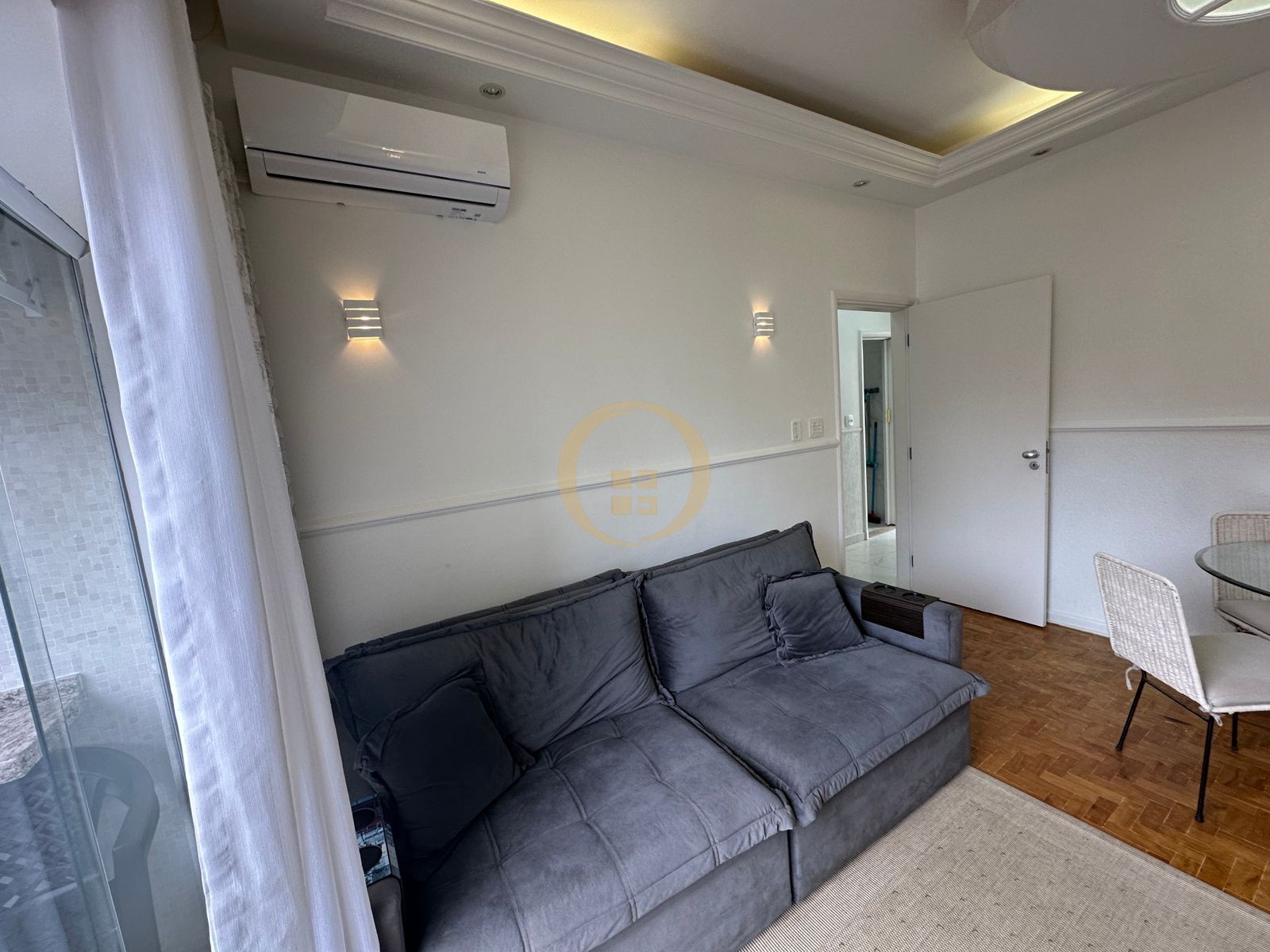 Apartamento na Praia das Pitangueiras, Guarujá - SP