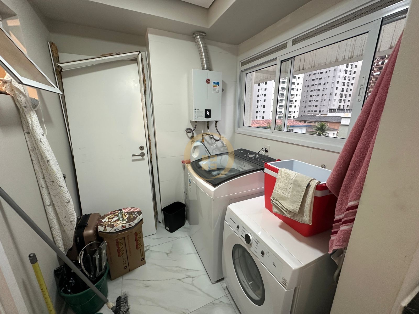 Apartamento na Praia das Pitangueiras, Guarujá - SP