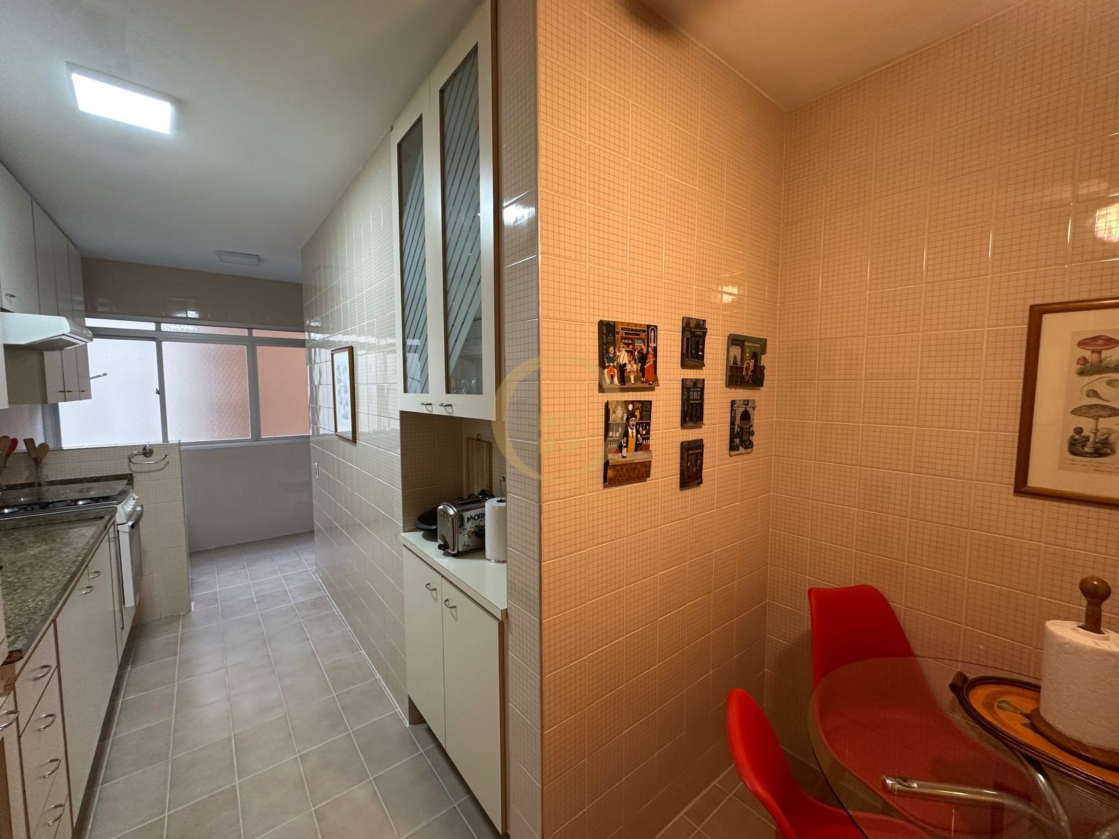Apartamento na Praia das Pitangueiras, Guarujá - SP