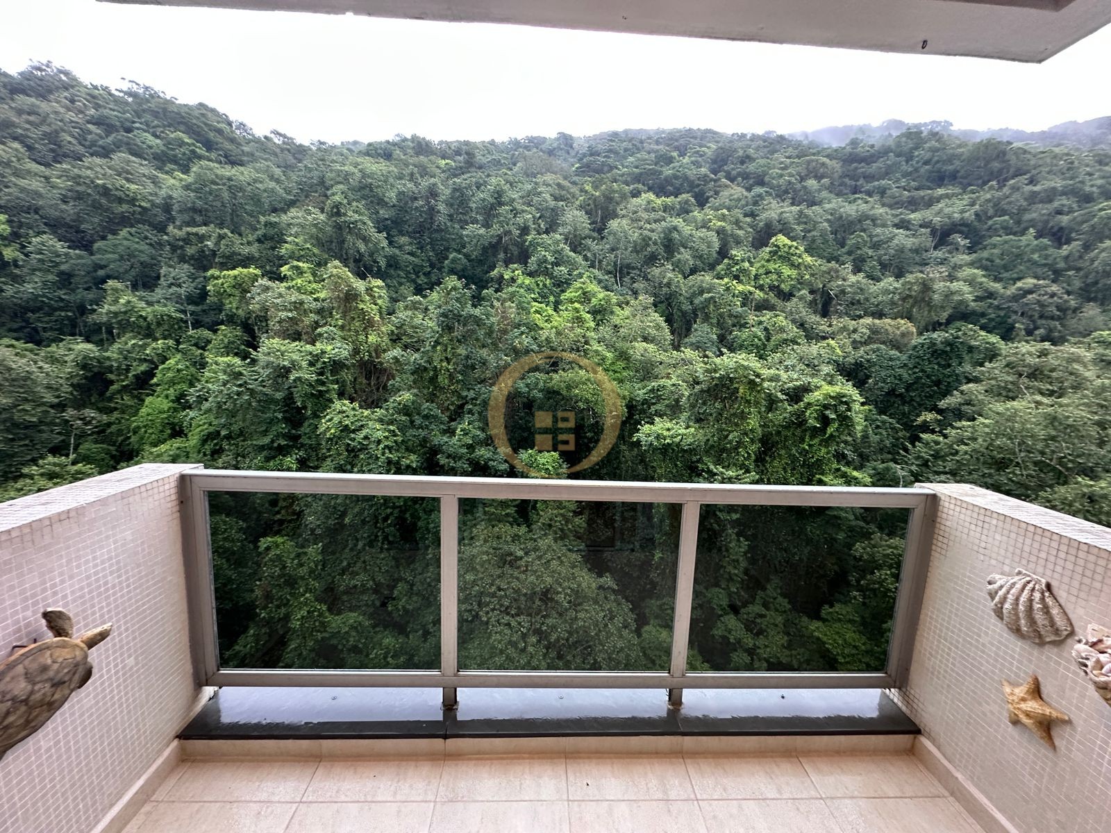 Apartamento na Praia das Pitangueiras, Guarujá - SP