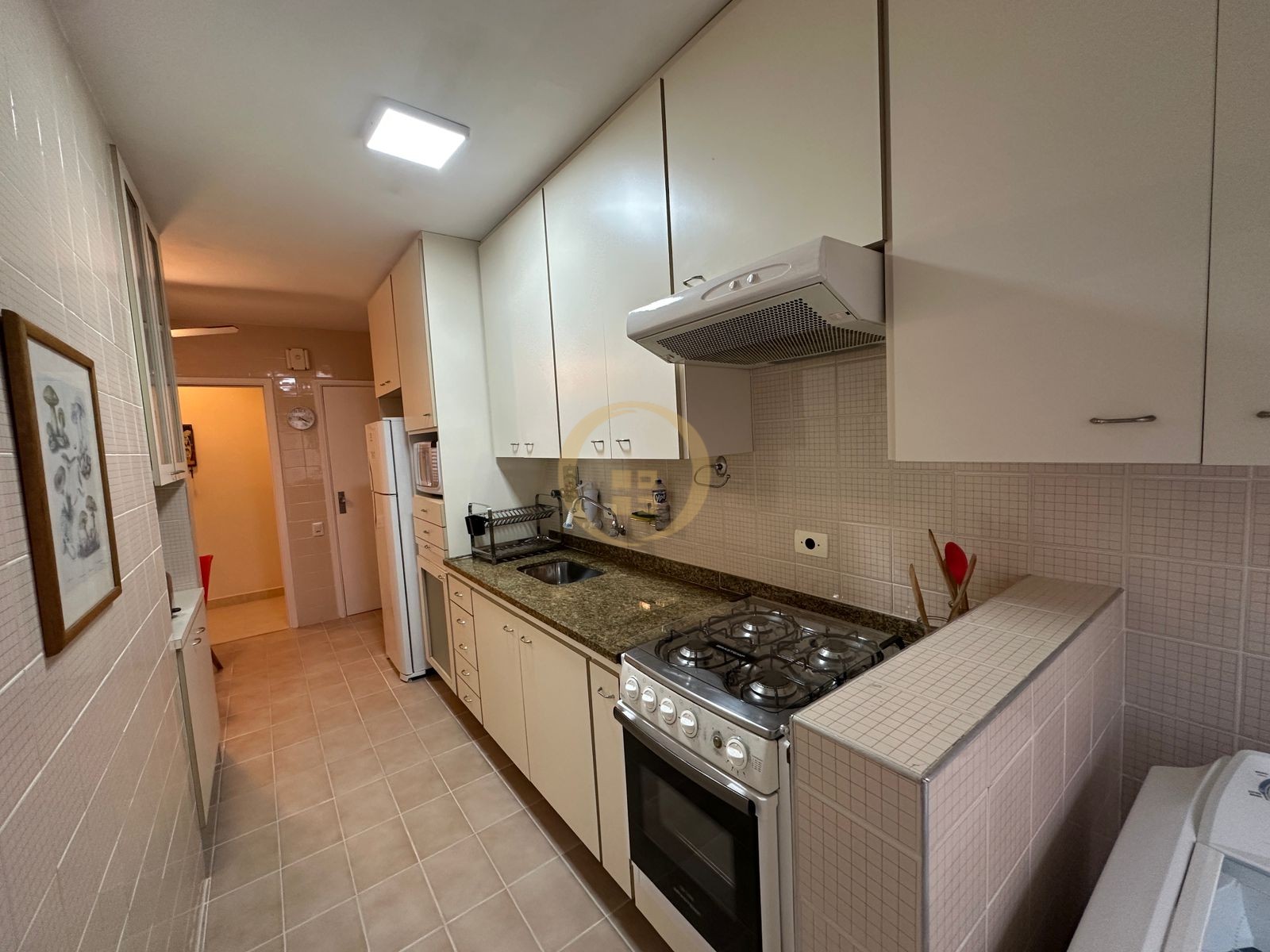 Apartamento na Praia das Pitangueiras, Guarujá - SP