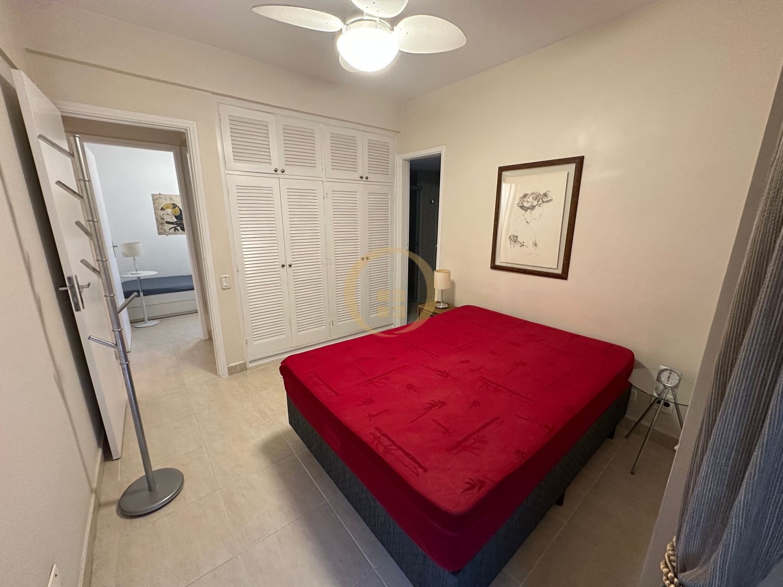 Apartamento na Praia das Pitangueiras, Guarujá - SP