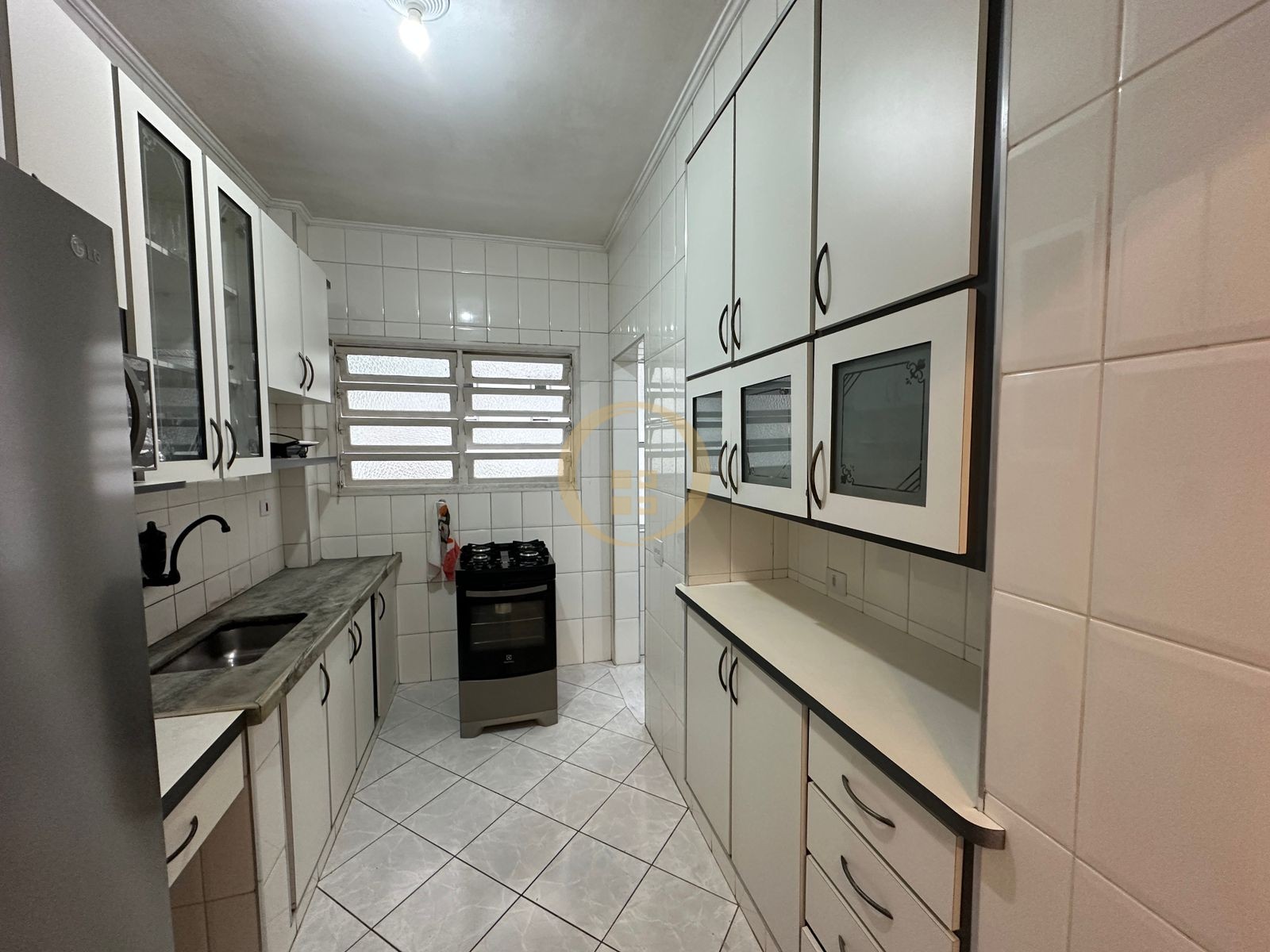 Apartamento na Praia das Pitangueiras, Guarujá - SP