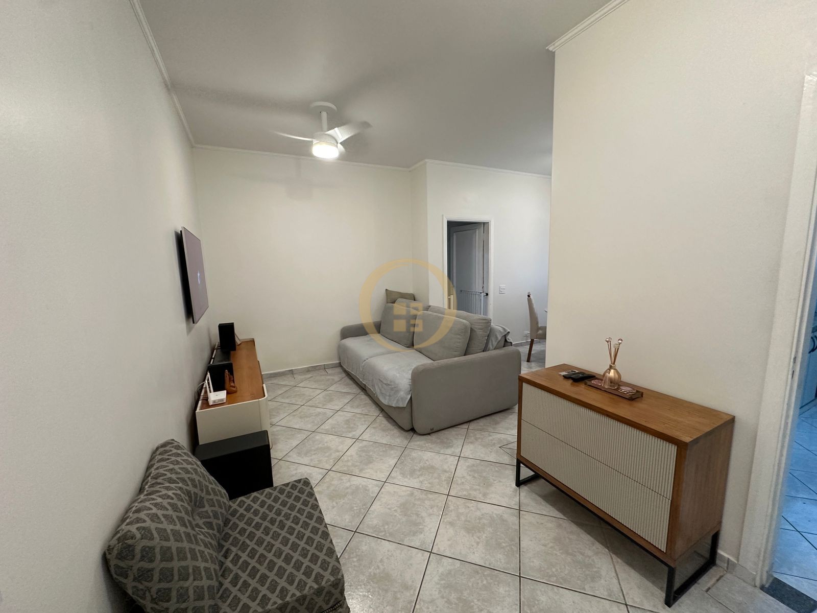 Apartamento na Praia das Pitangueiras, Guarujá - SP