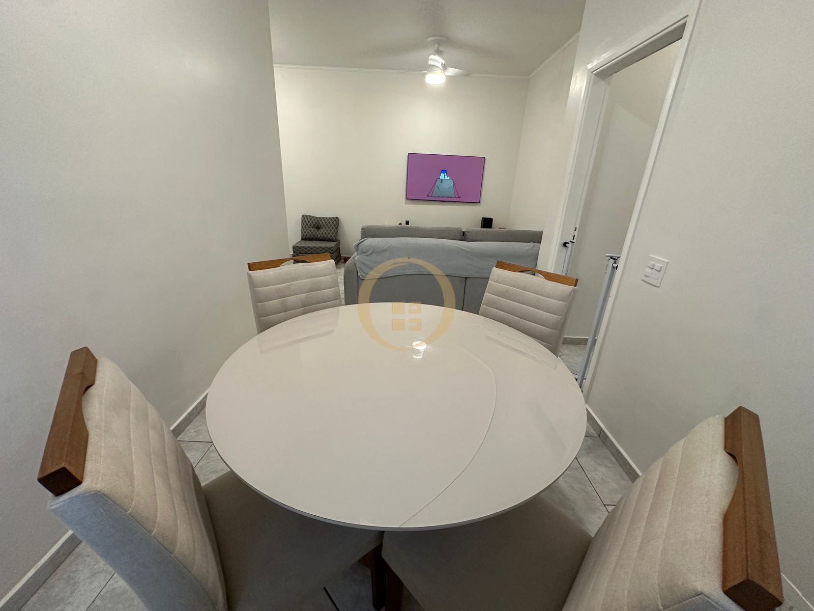 Apartamento na Praia das Pitangueiras, Guarujá - SP