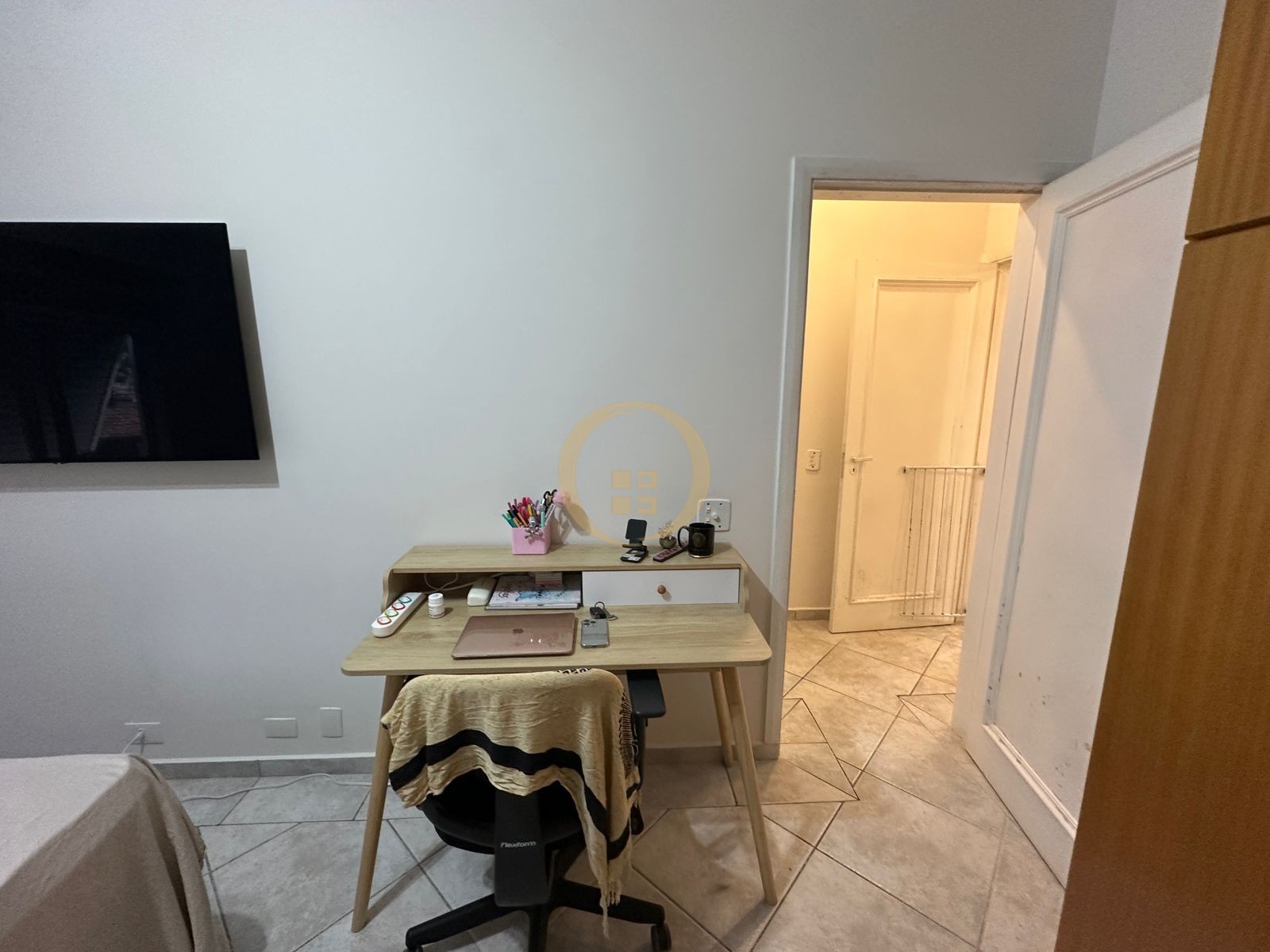 Apartamento na Praia das Pitangueiras, Guarujá - SP