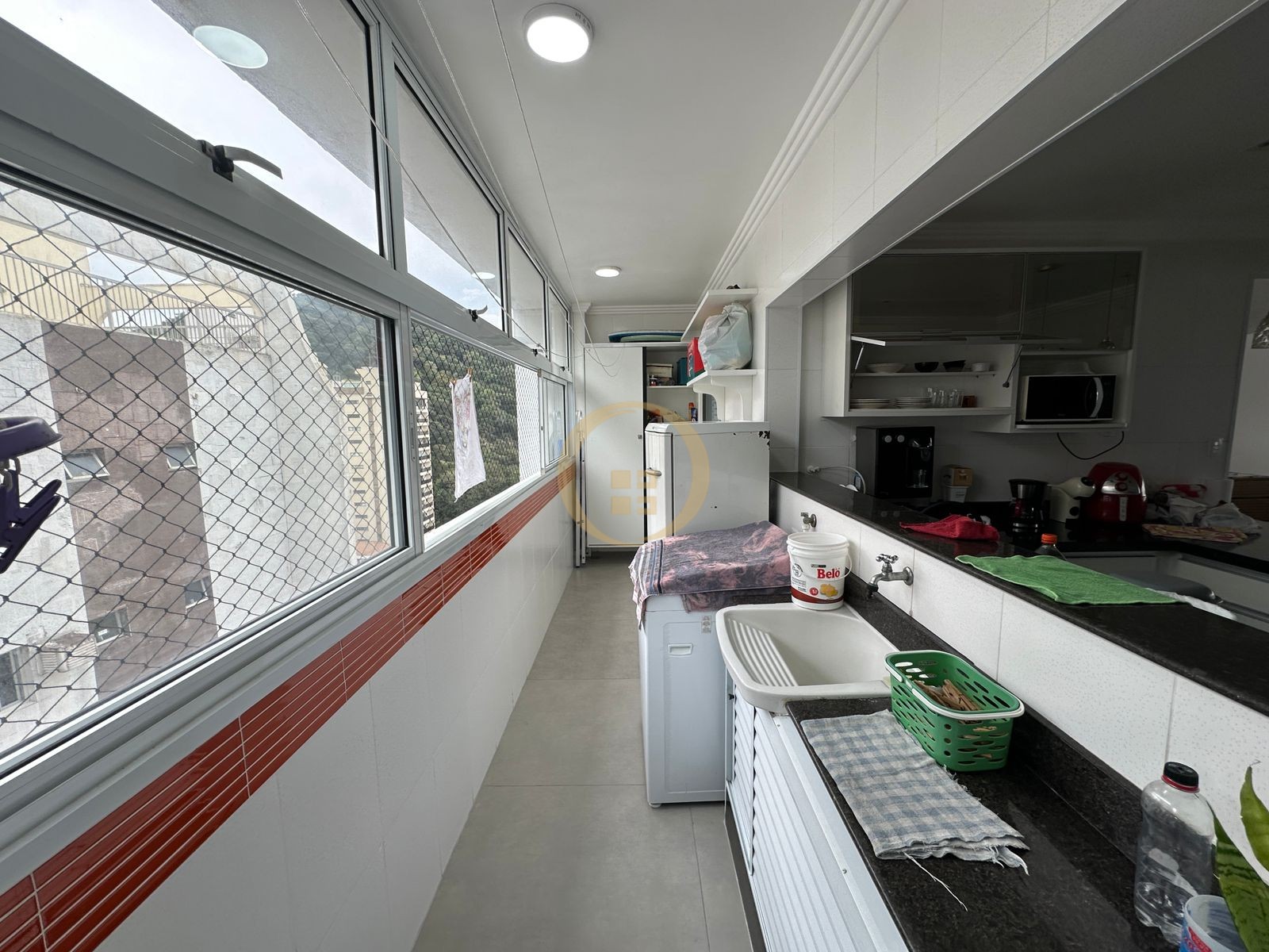 Apartamento na Praia das Pitangueiras, Guarujá - SP