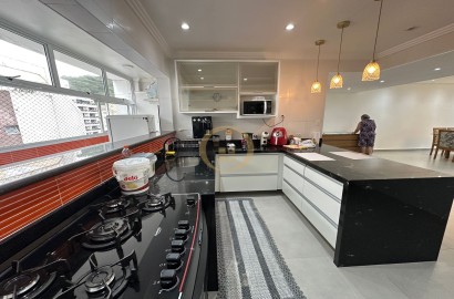 Apartamento na Praia das Pitangueiras, Guarujá - SP
