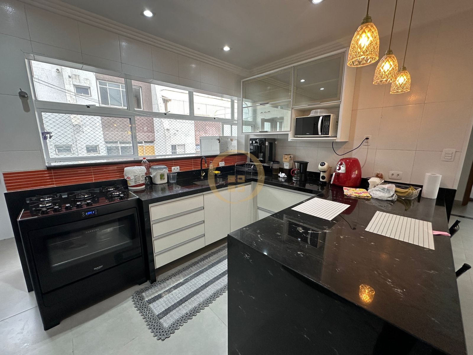 Apartamento na Praia das Pitangueiras, Guarujá - SP