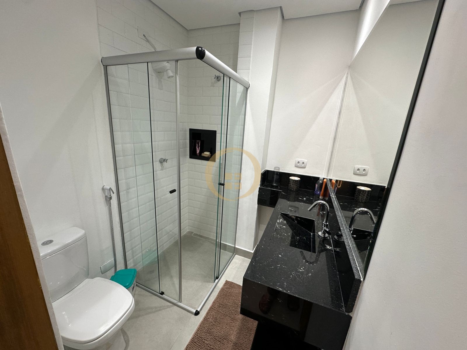 Apartamento na Praia das Pitangueiras, Guarujá - SP