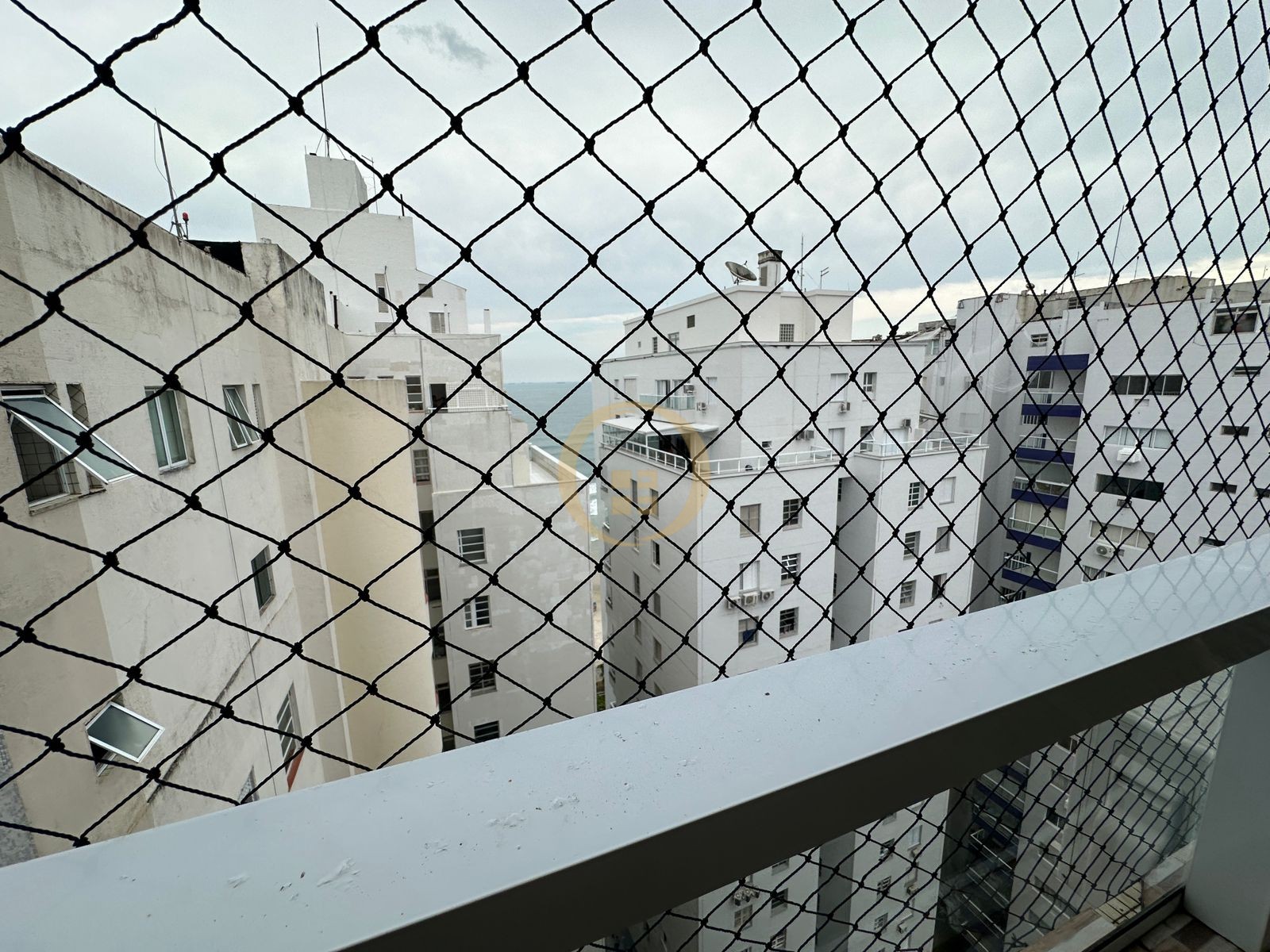 Apartamento na Praia das Pitangueiras, Guarujá - SP