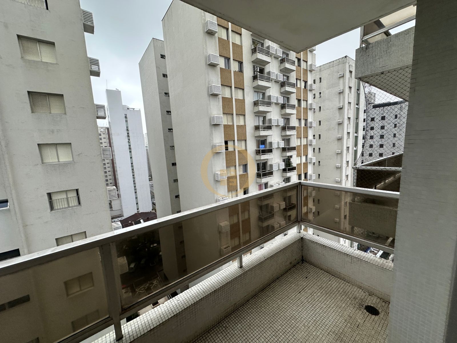 Apartamento na Praia das Pitangueiras, Guarujá - SP