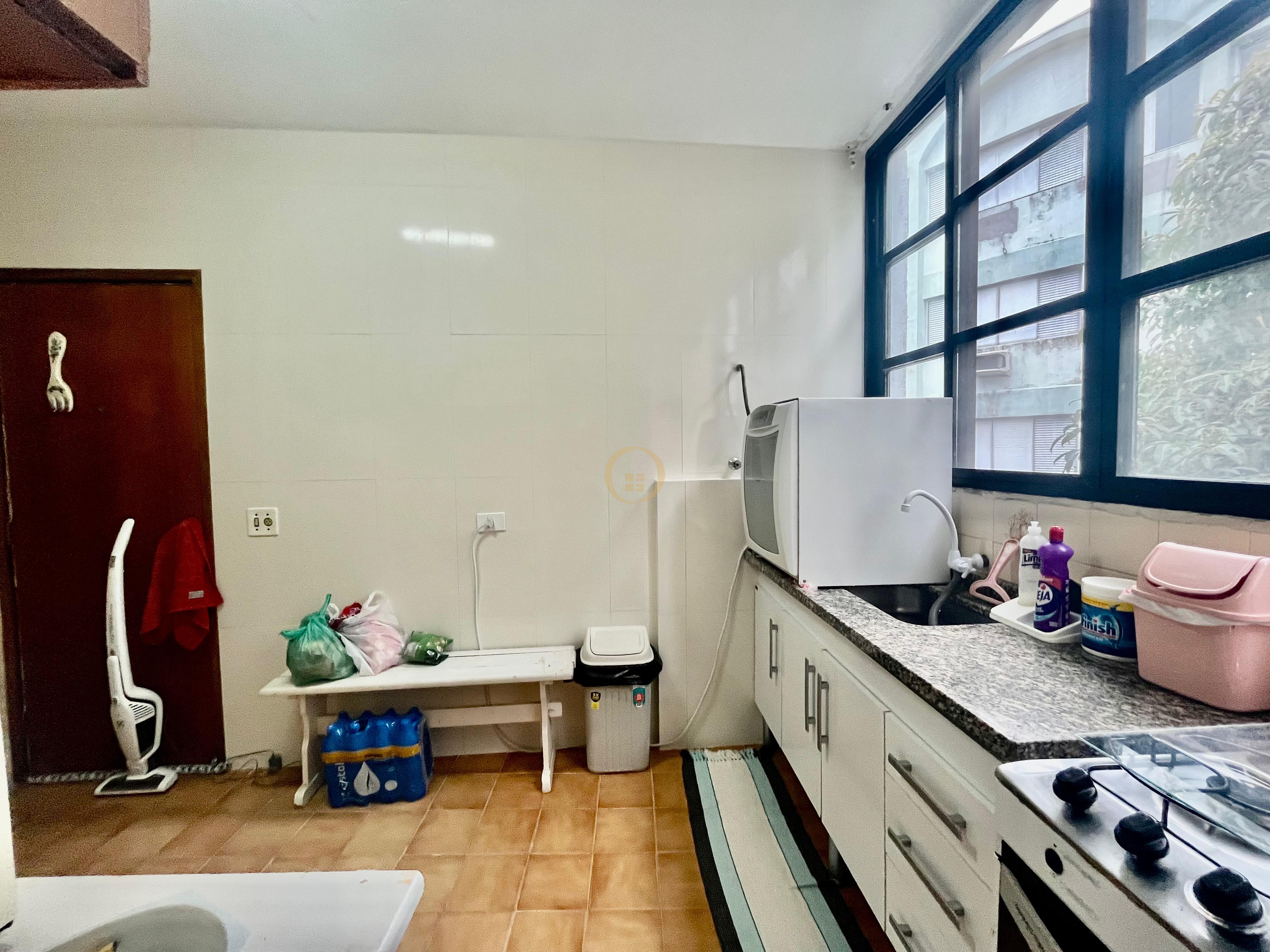 Apartamento na Praia da Enseada, Guarujá - SP