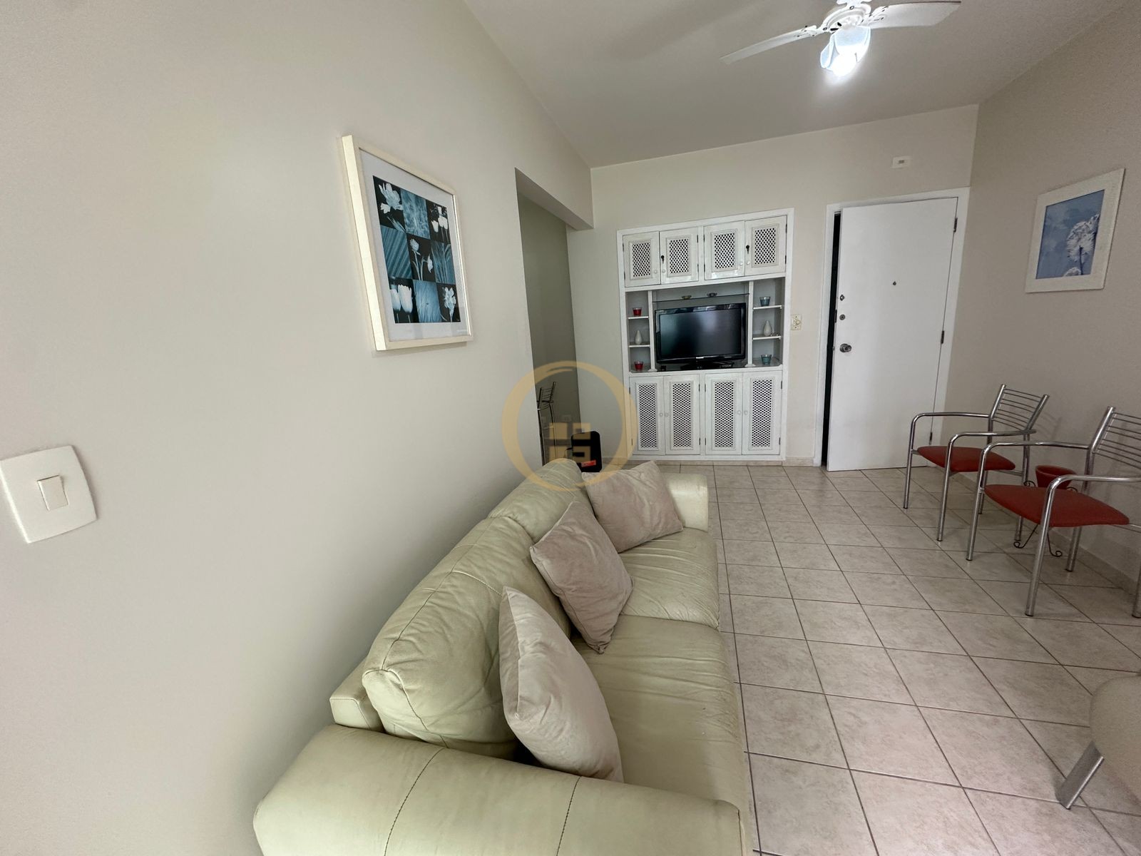 Apartamento na Praia das Pitangueiras, Guarujá - SP