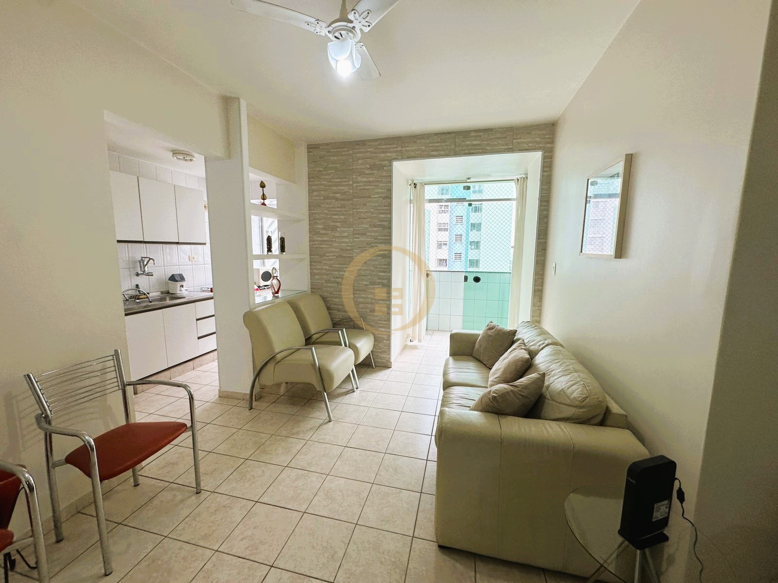 Apartamento na Praia das Pitangueiras, Guarujá - SP