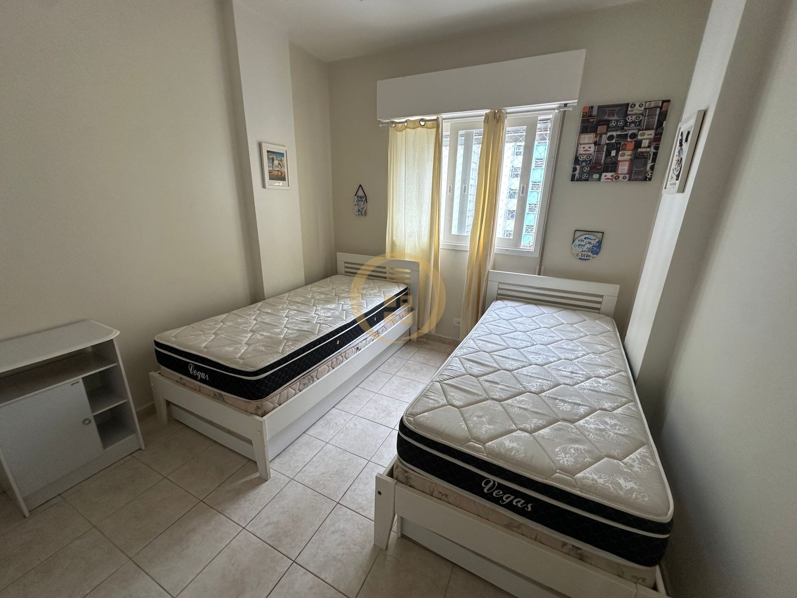 Apartamento na Praia das Pitangueiras, Guarujá - SP
