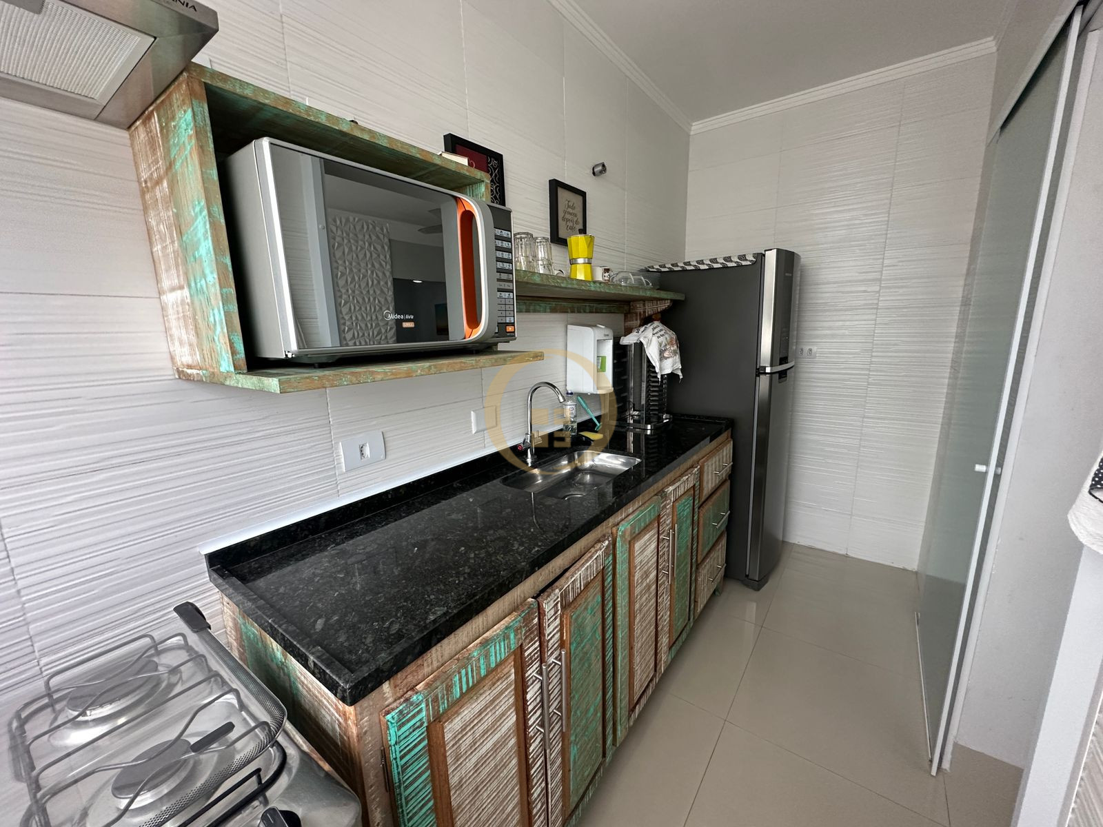 Apartamento na Praia das Pitangueiras, Guarujá - SP