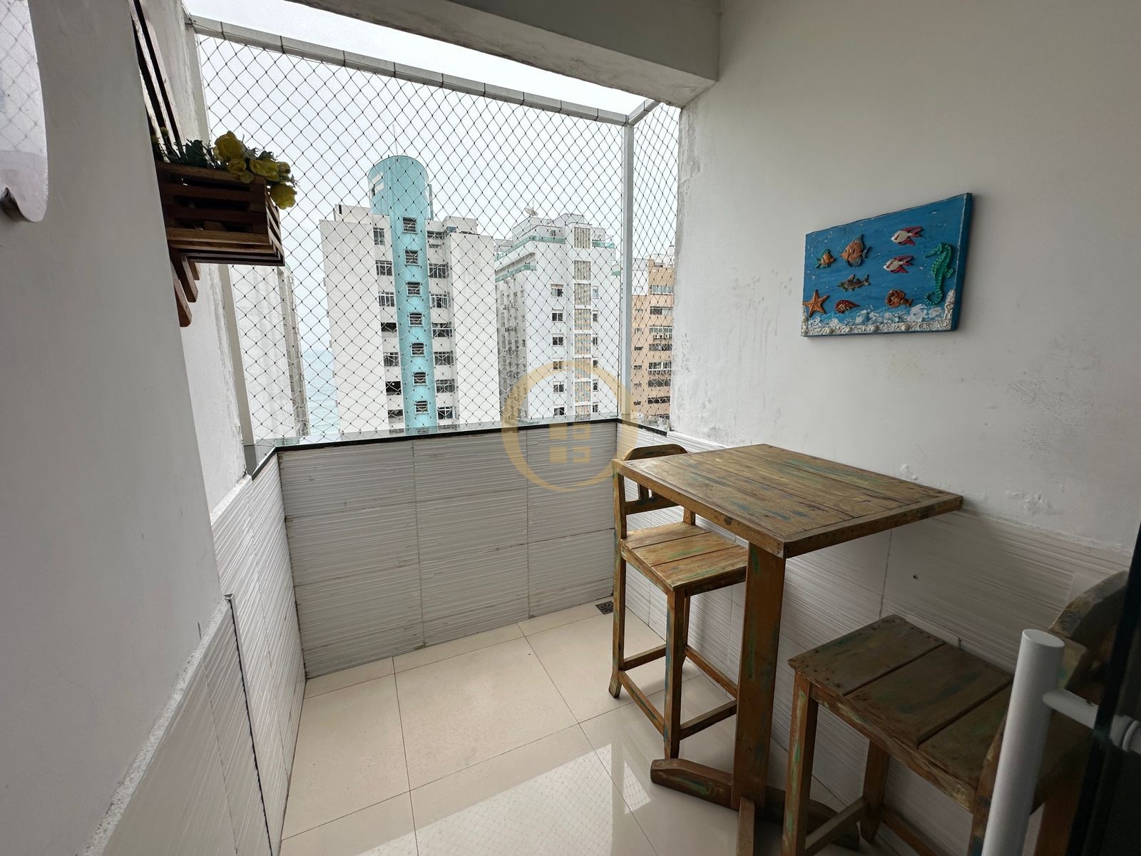 Apartamento na Praia das Pitangueiras, Guarujá - SP
