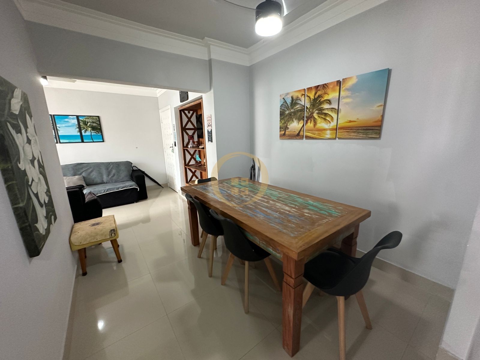 Apartamento na Praia das Pitangueiras, Guarujá - SP
