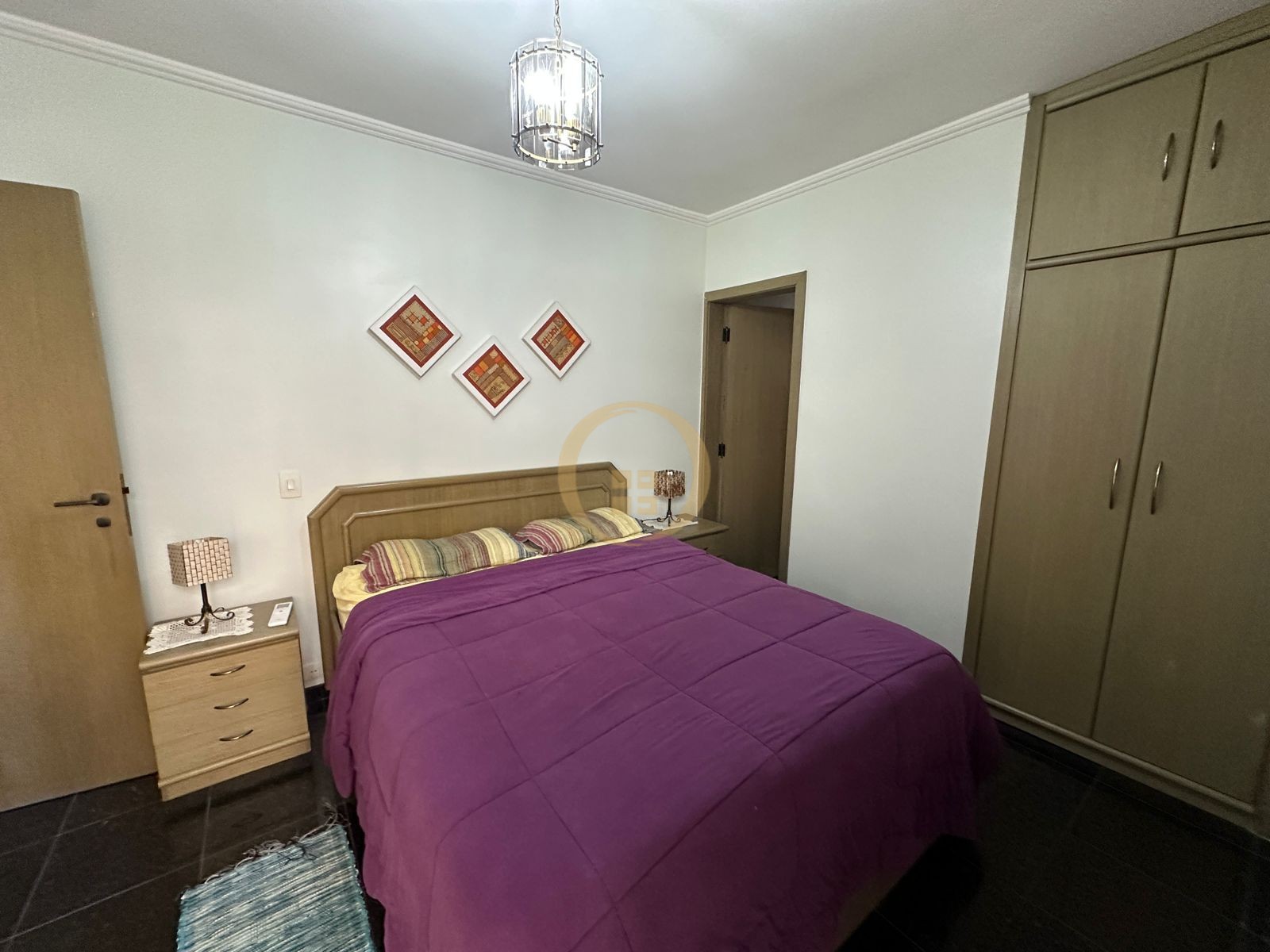 Apartamento na Praia das Pitangueiras, Guarujá - SP