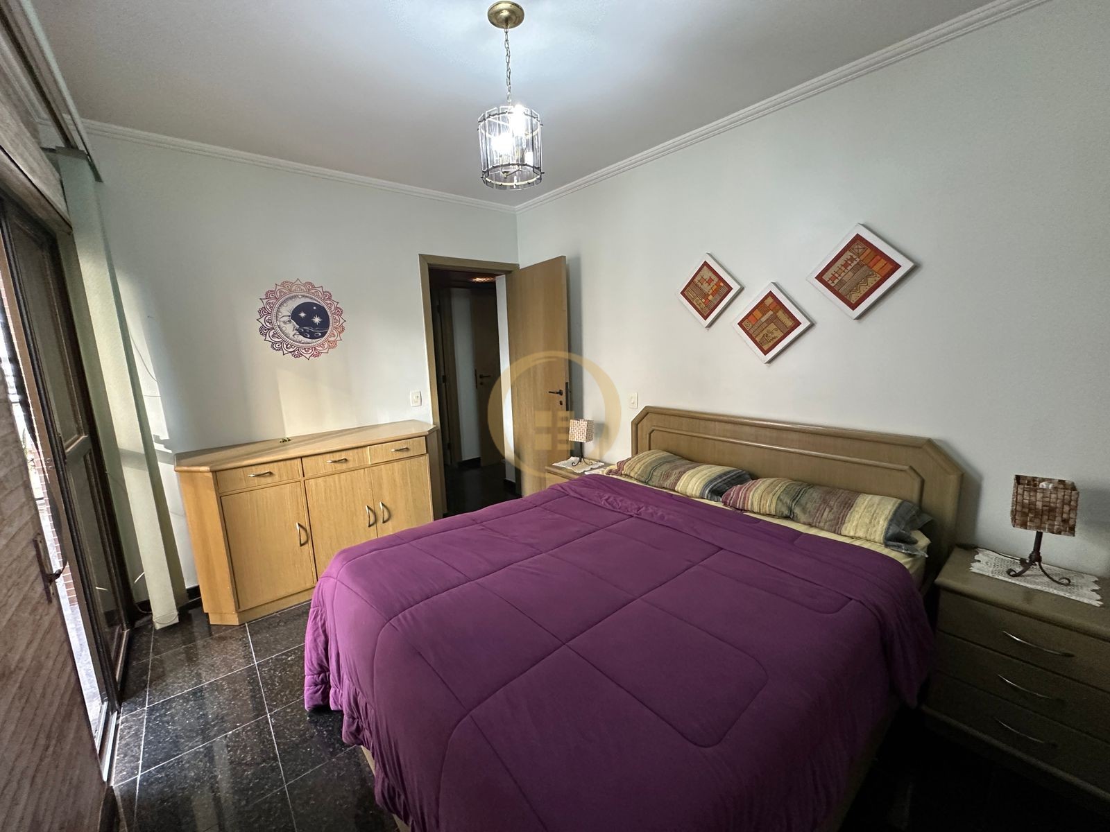 Apartamento na Praia das Pitangueiras, Guarujá - SP