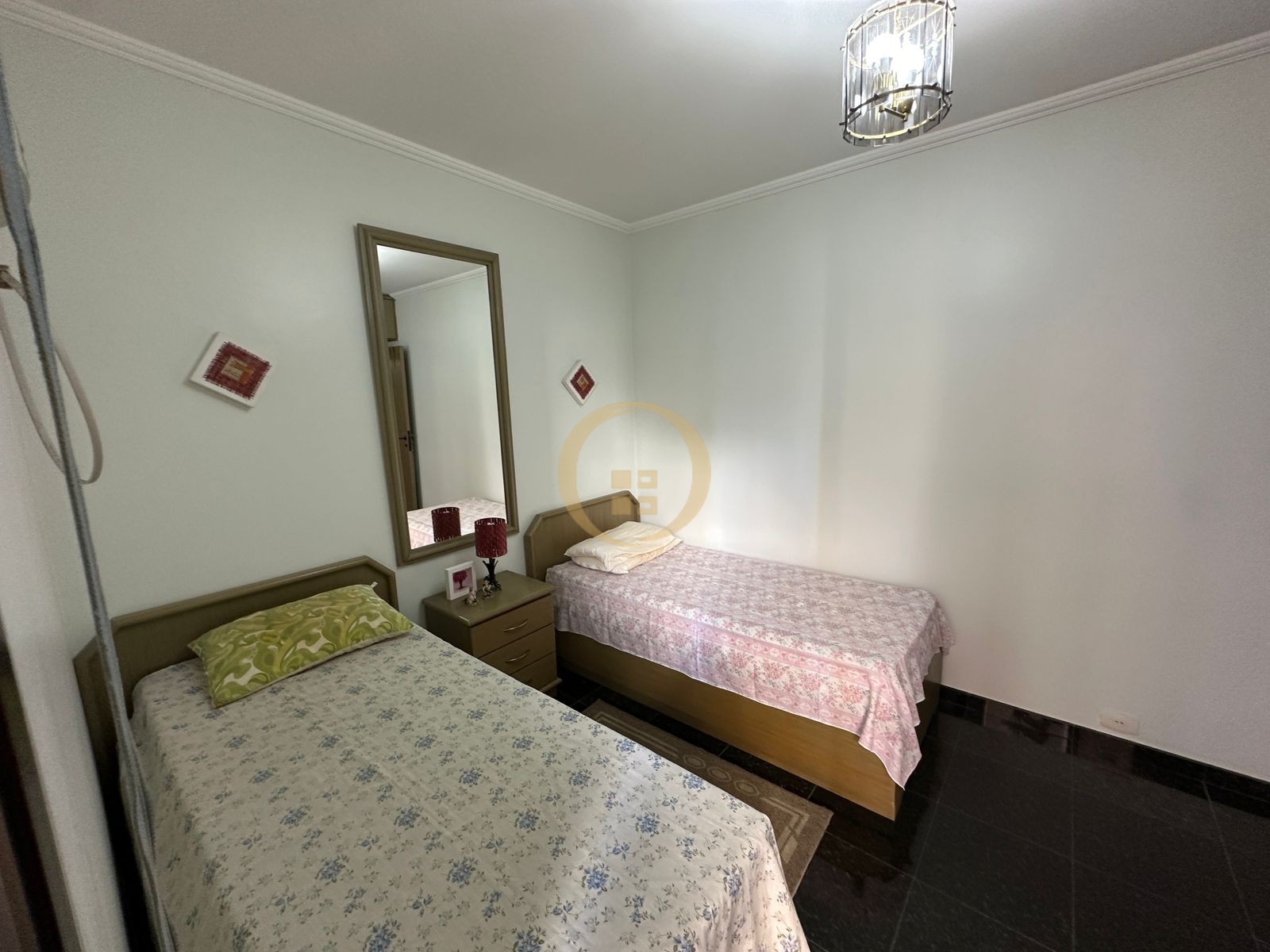 Apartamento na Praia das Pitangueiras, Guarujá - SP