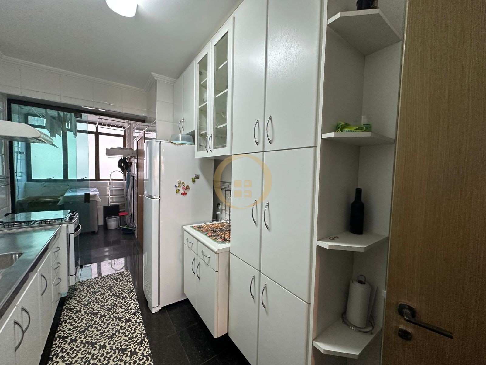Apartamento na Praia das Pitangueiras, Guarujá - SP