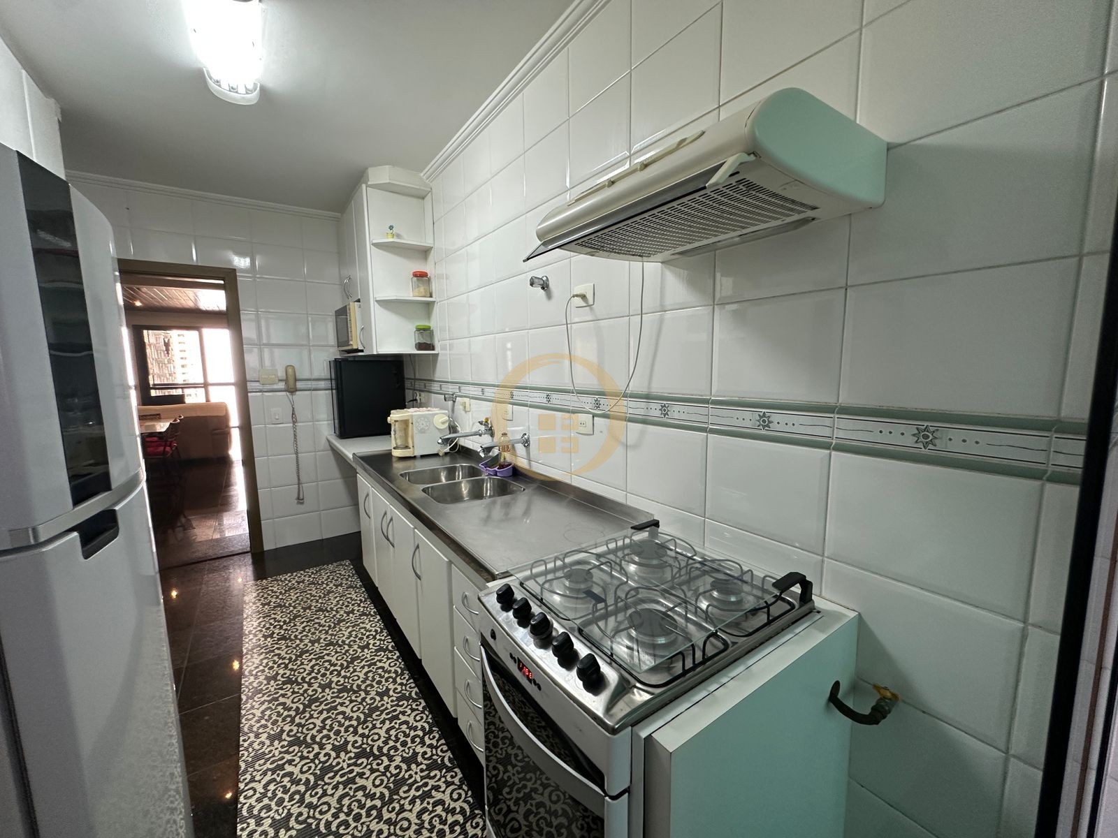 Apartamento na Praia das Pitangueiras, Guarujá - SP