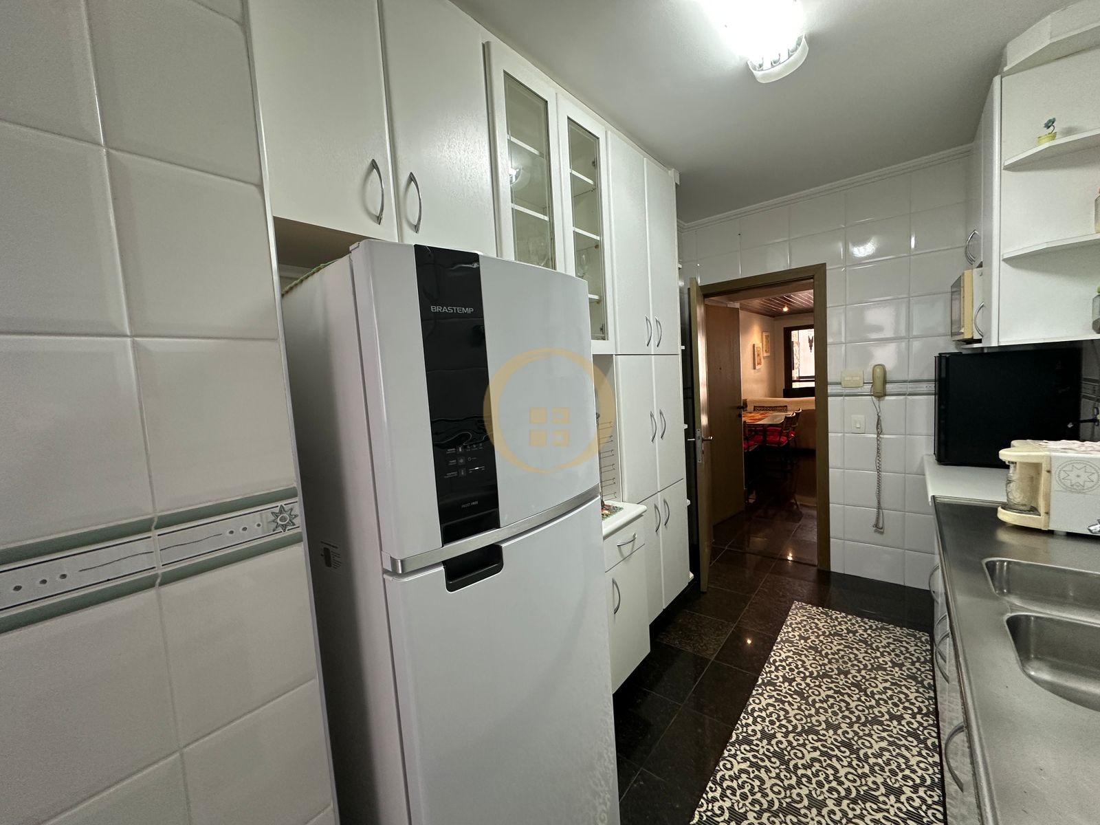 Apartamento na Praia das Pitangueiras, Guarujá - SP