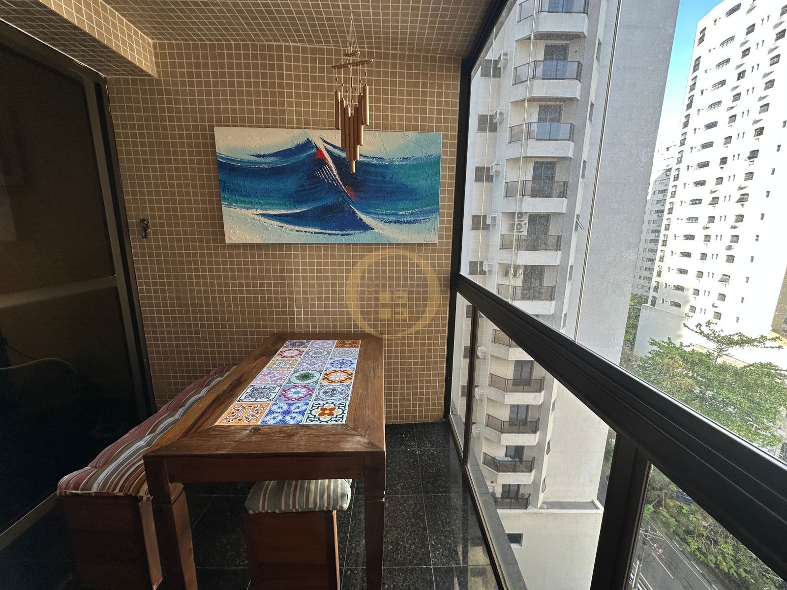 Apartamento na Praia das Pitangueiras, Guarujá - SP
