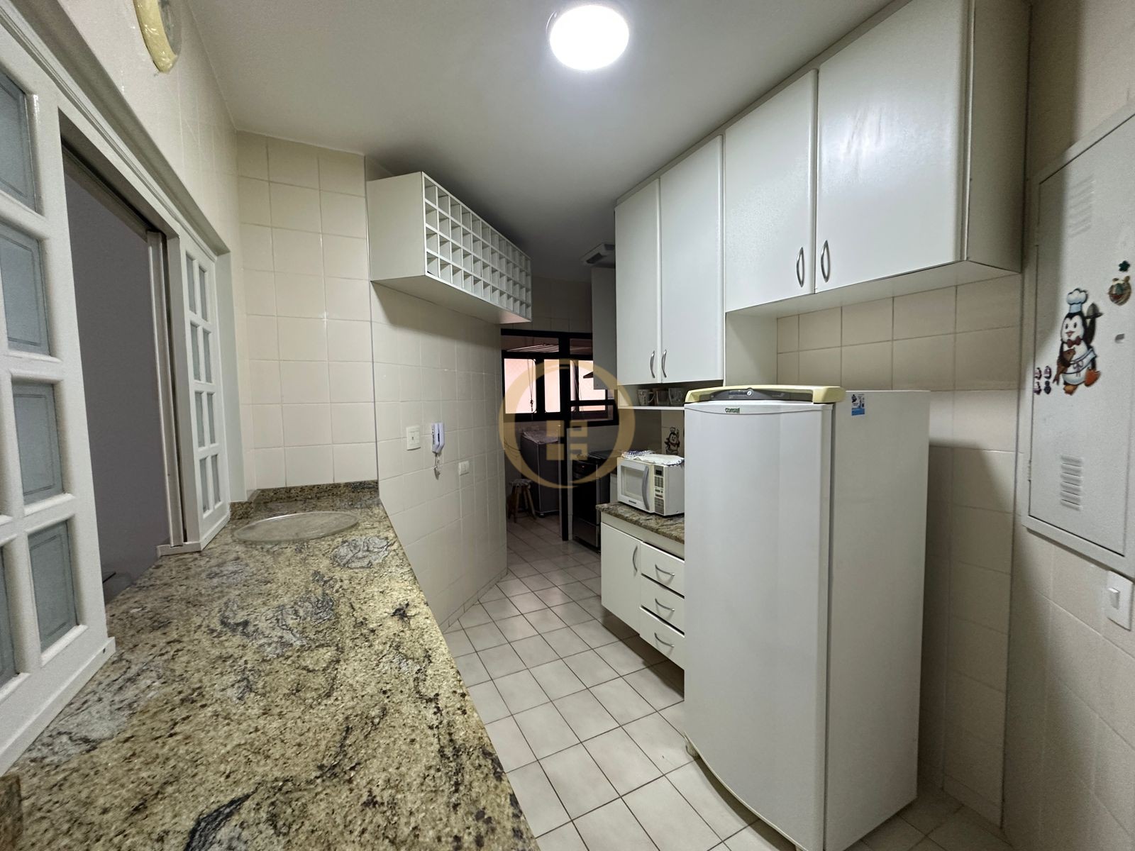 Apartamento na Praia das Pitangueiras, Guarujá - SP