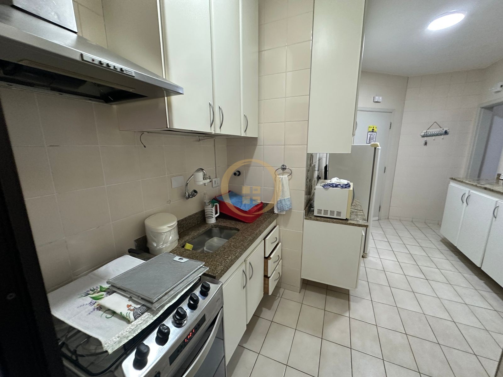 Apartamento na Praia das Pitangueiras, Guarujá - SP