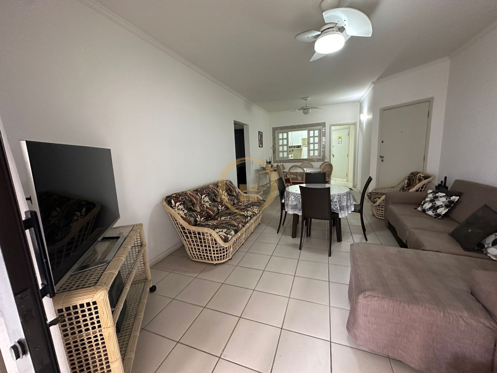 Apartamento na Praia das Pitangueiras, Guarujá - SP