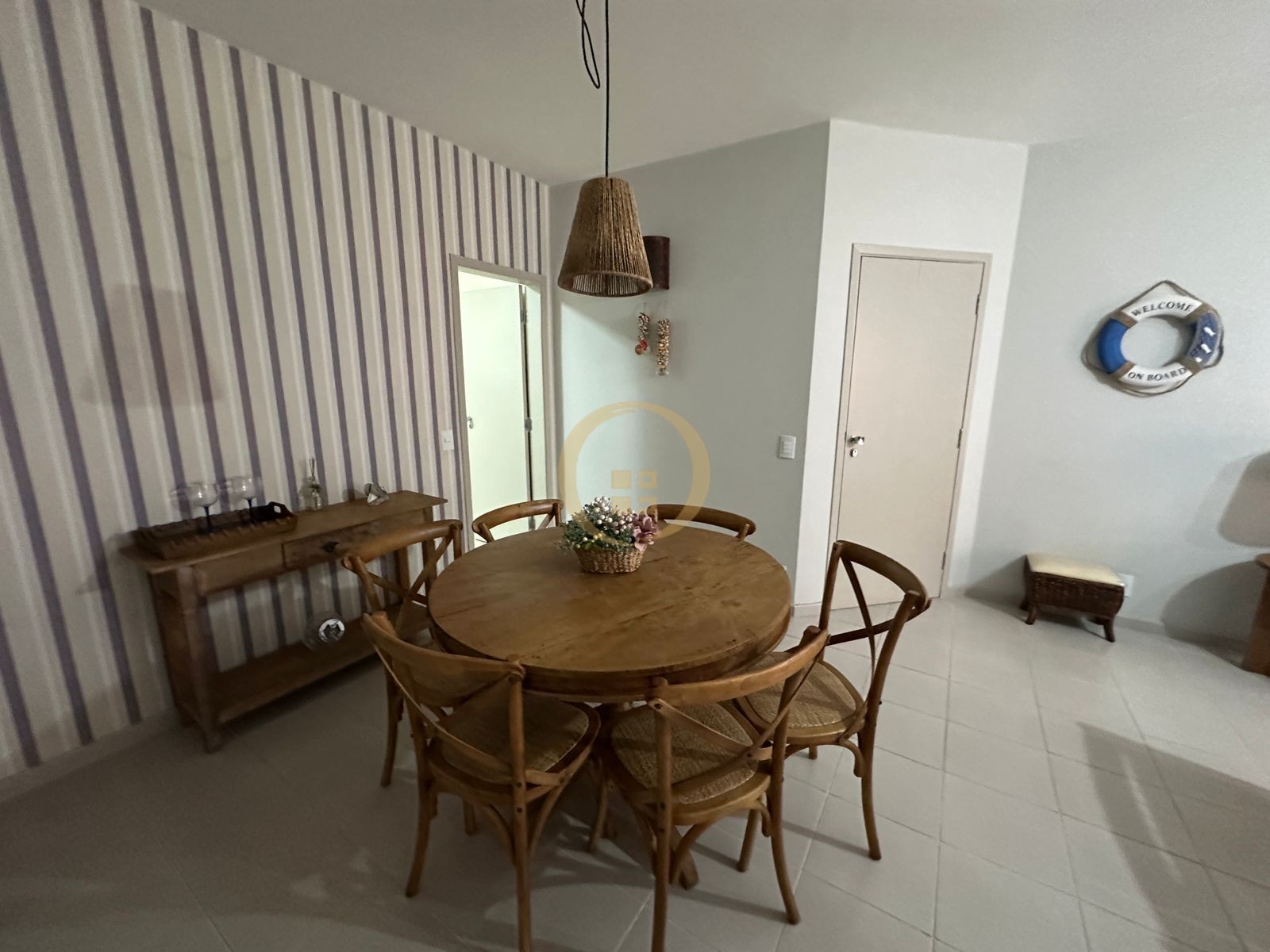 Apartamento na Praia das Pitangueiras, Guarujá - SP
