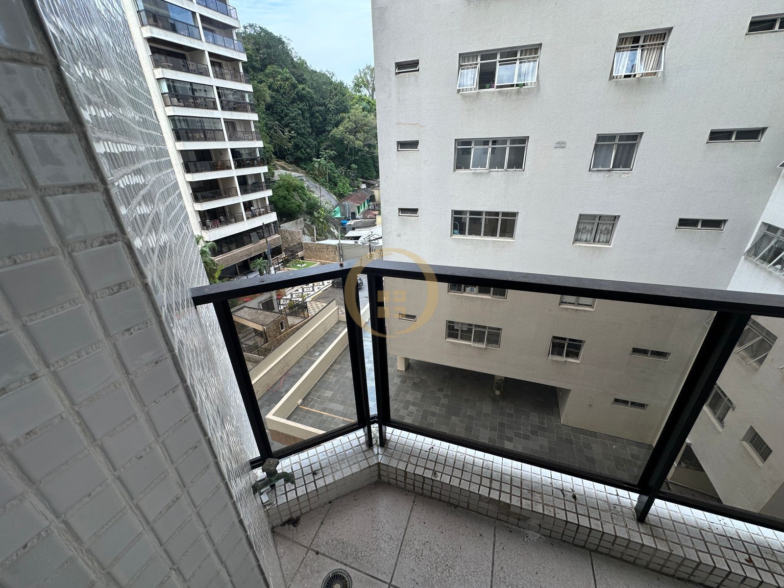 Apartamento na Praia das Pitangueiras, Guarujá - SP