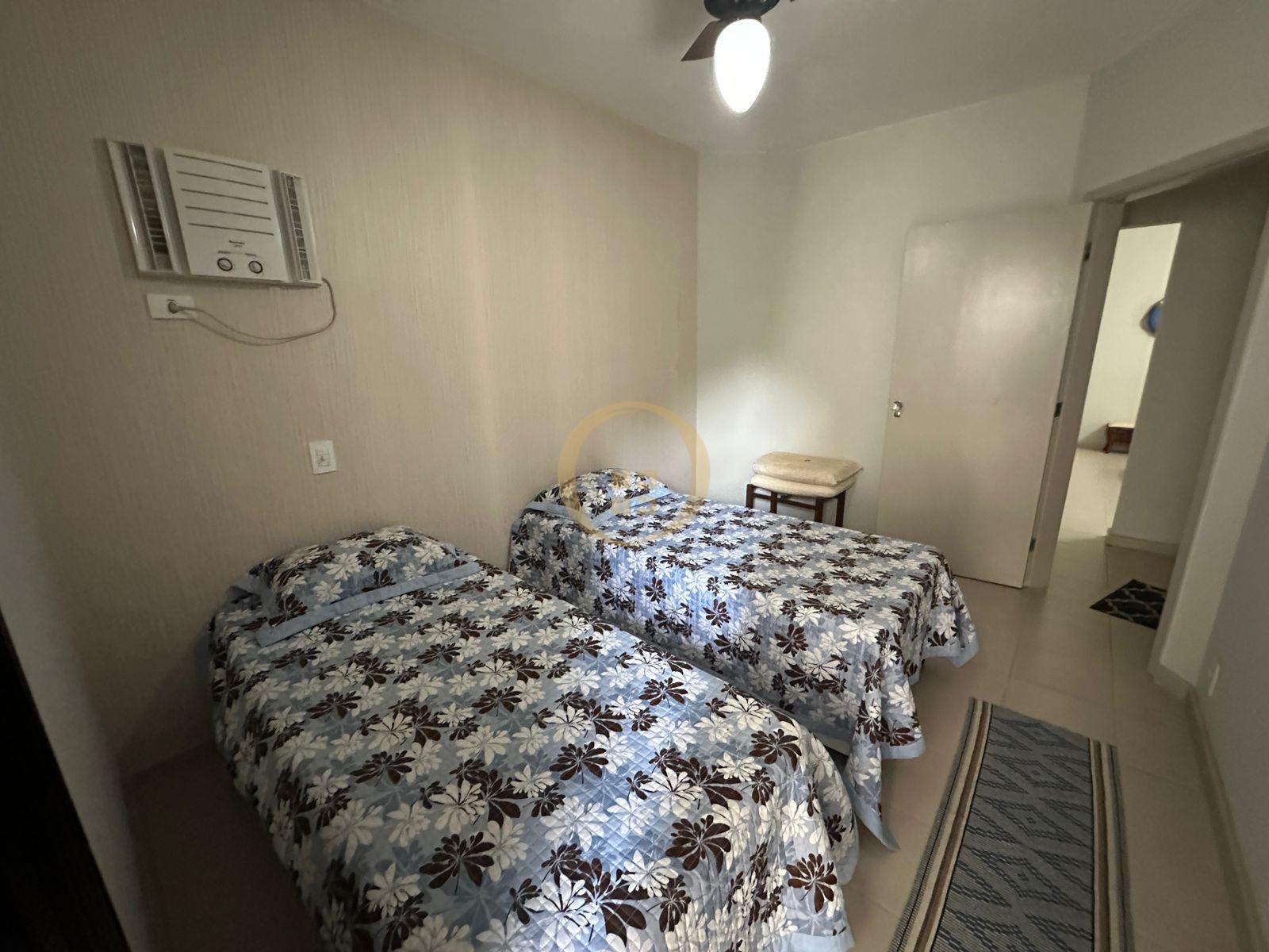 Apartamento na Praia das Pitangueiras, Guarujá - SP