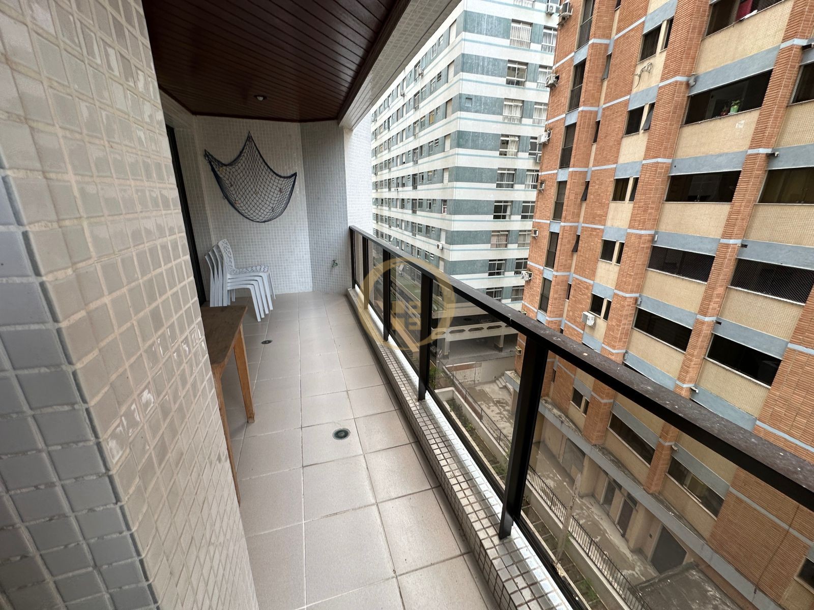 Apartamento na Praia das Pitangueiras, Guarujá - SP