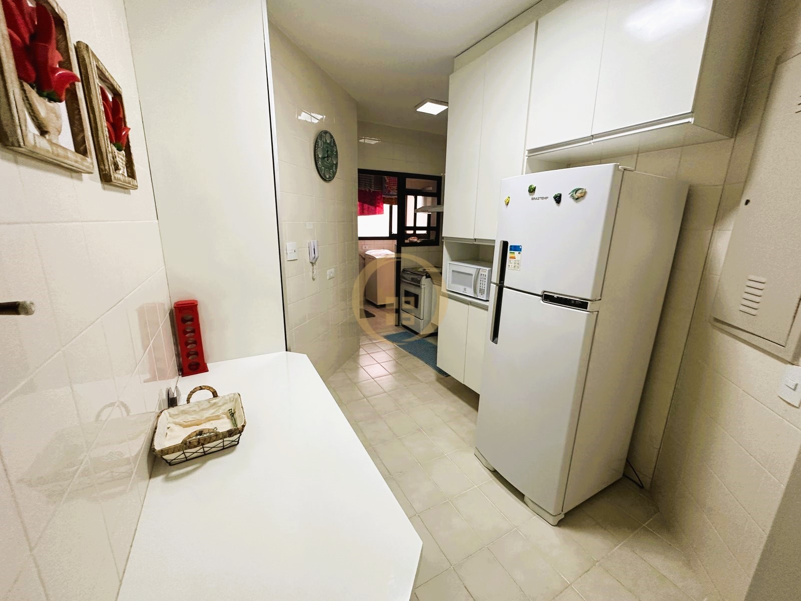 Apartamento na Praia das Pitangueiras, Guarujá - SP