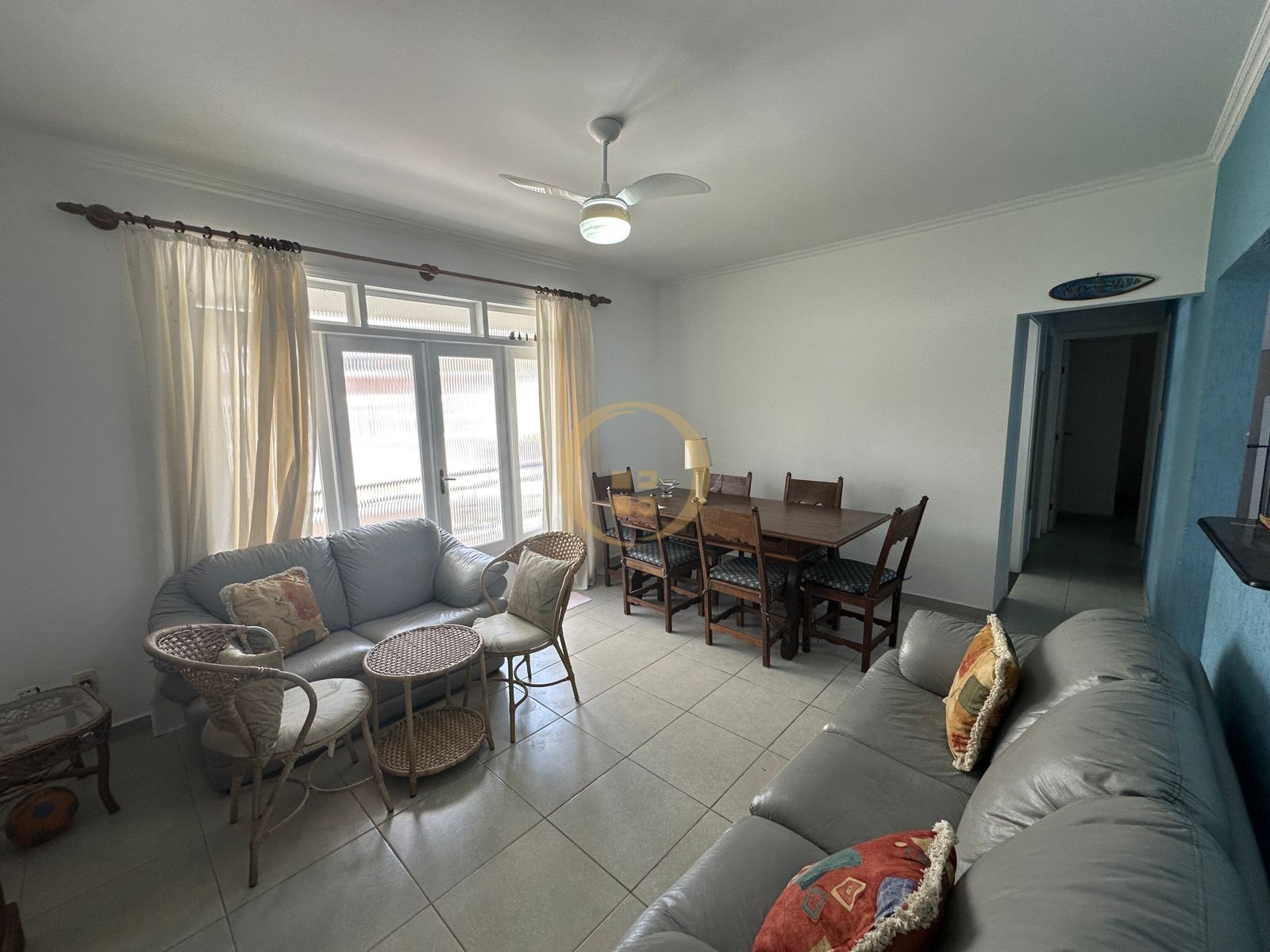 Apartamento na Praia das Pitangueiras, Guarujá - SP