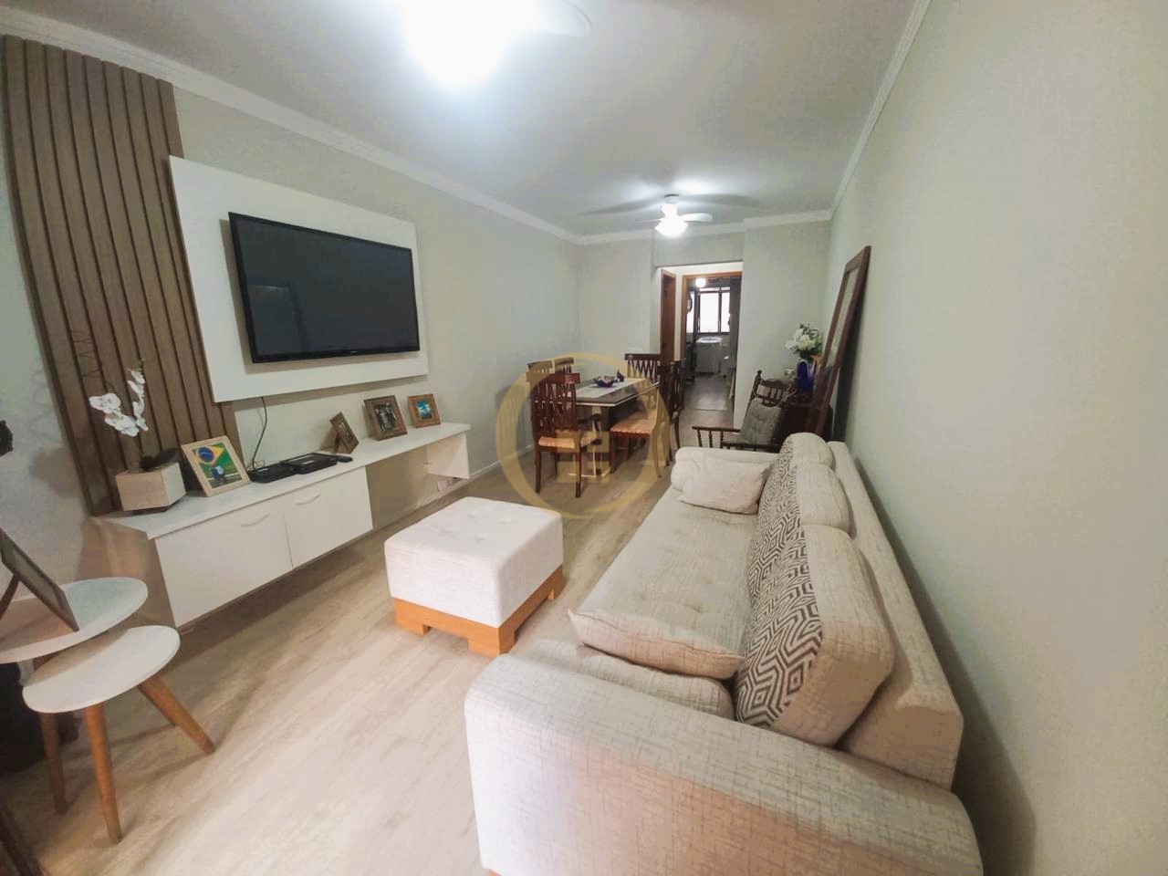 Apartamento na Praia das Pitangueiras, Guarujá - SP