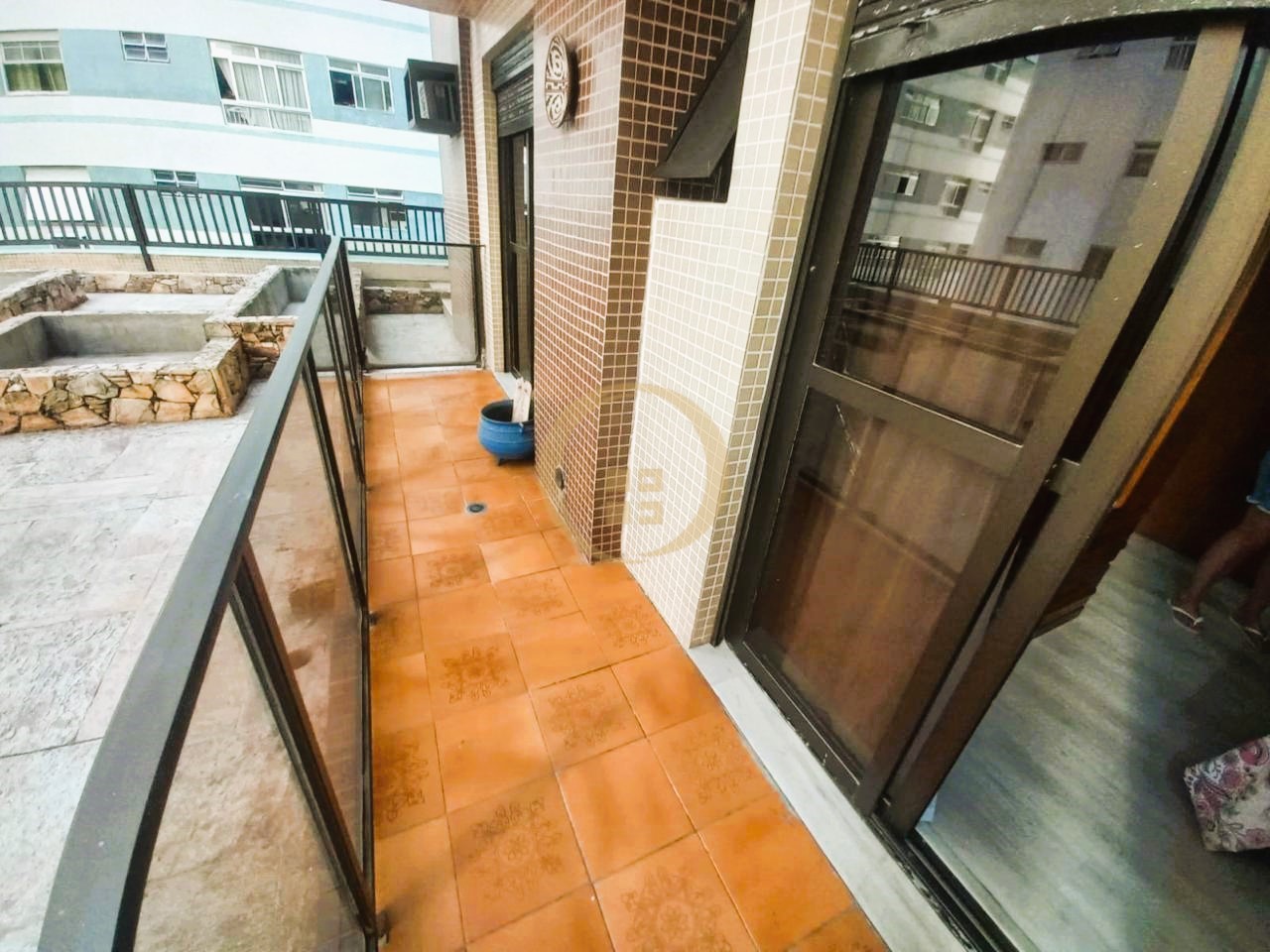 Apartamento na Praia das Pitangueiras, Guarujá - SP