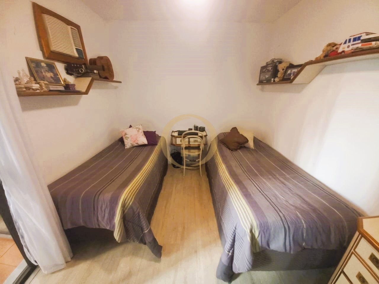 Apartamento na Praia das Pitangueiras, Guarujá - SP
